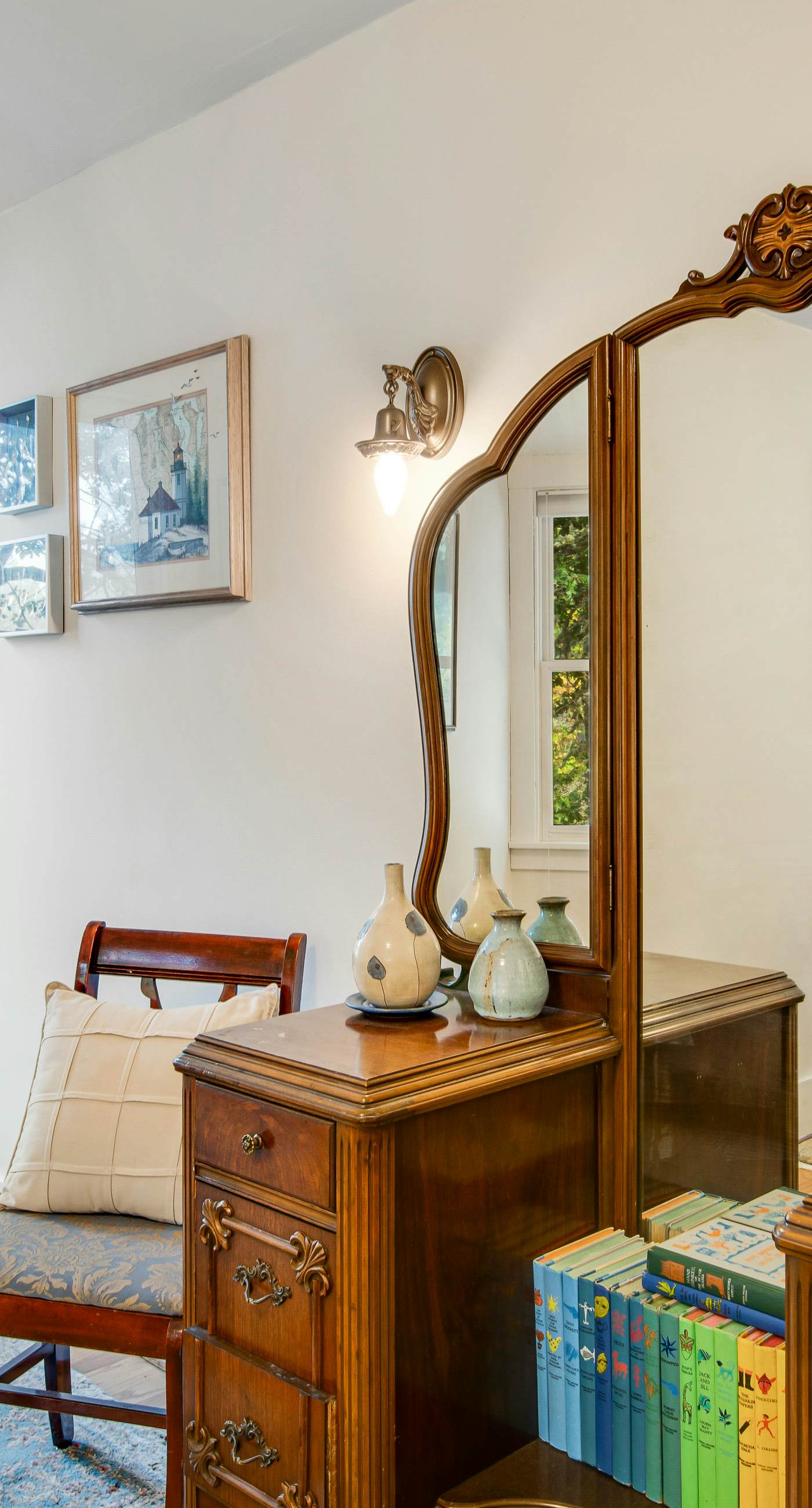 Peaceful Lakeside Retreat