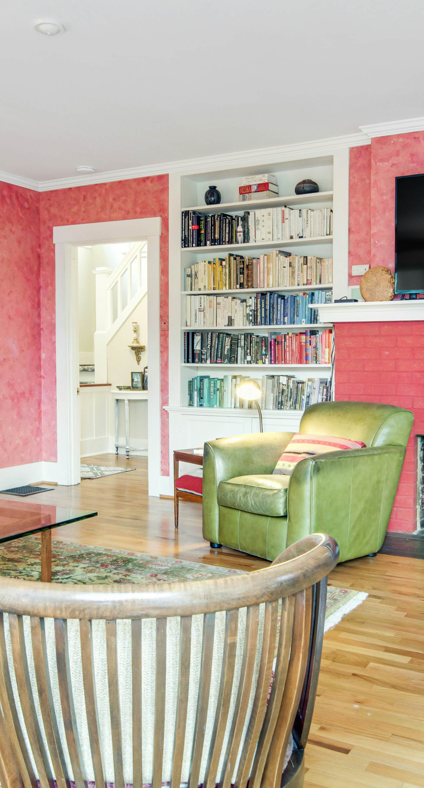 Peaceful Lakeside Retreat