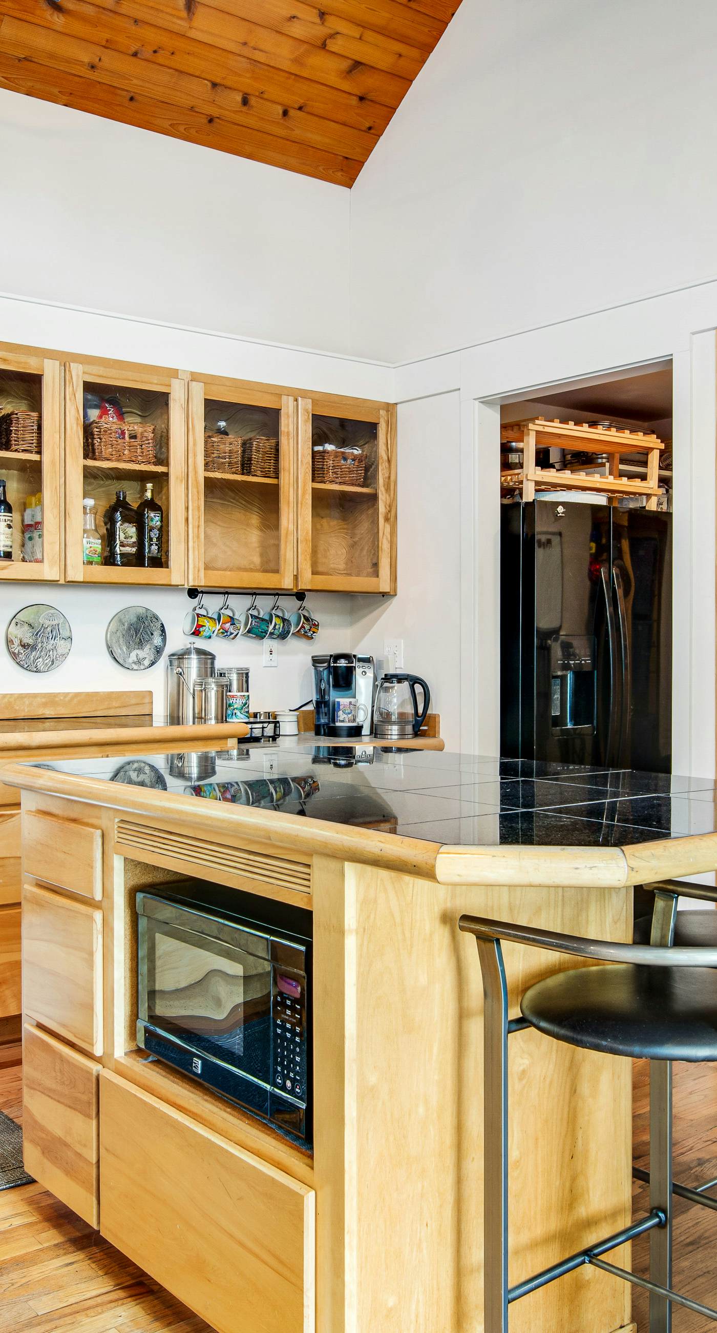 Peaceful Lakeside Retreat