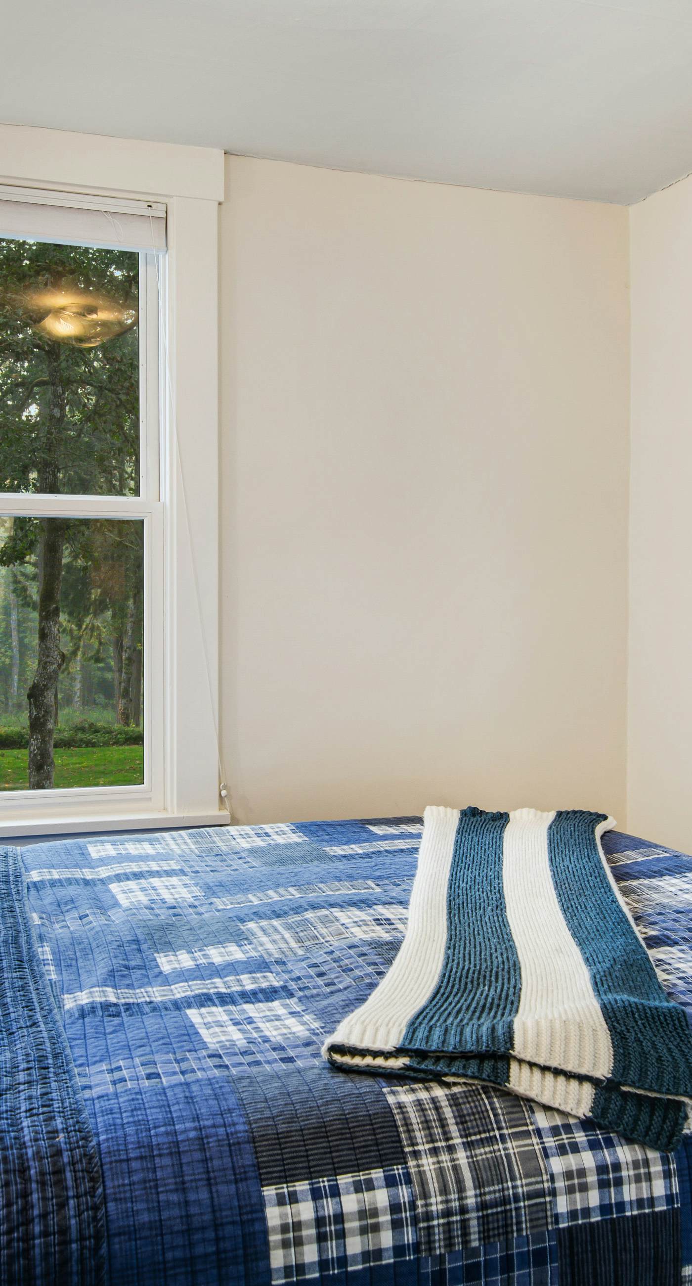 Peaceful Lakeside Retreat