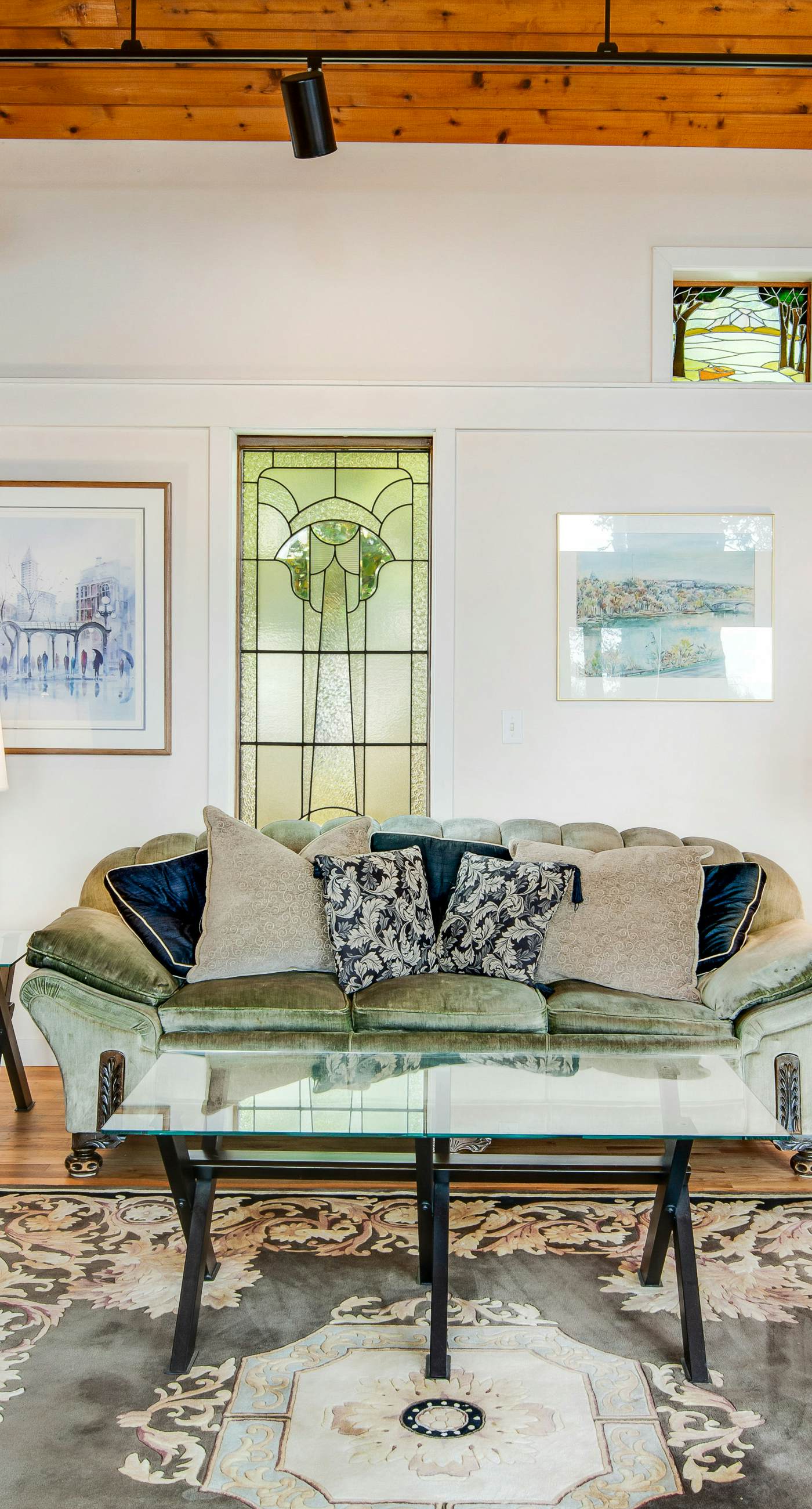 Peaceful Lakeside Retreat