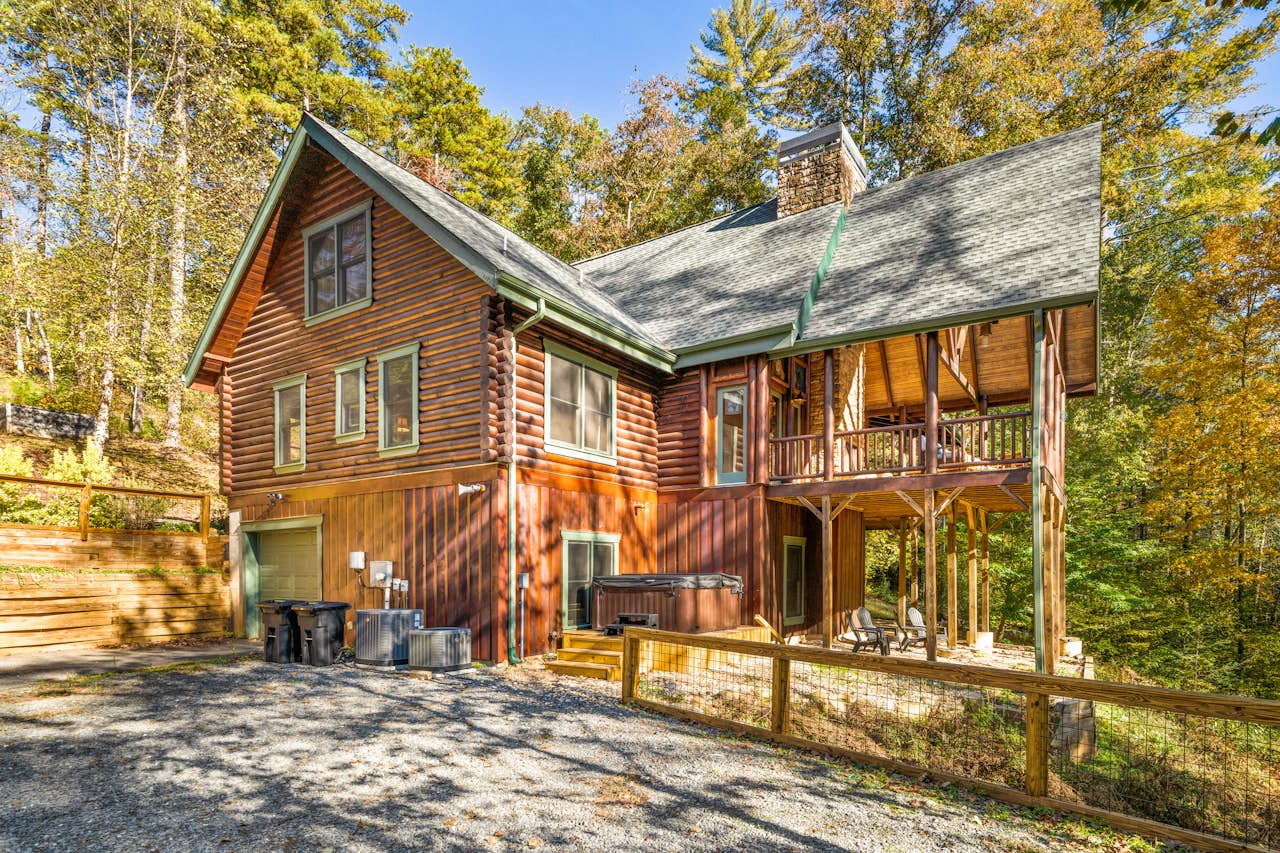 Mountaintown Creekside Cabin Getaway 5 BD Ellijay, GA Vacation Rental