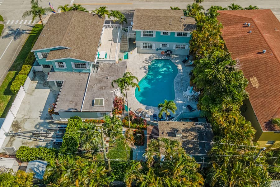 Duval 1 BD Wilton Manors, FL Vacation Rental Vacasa