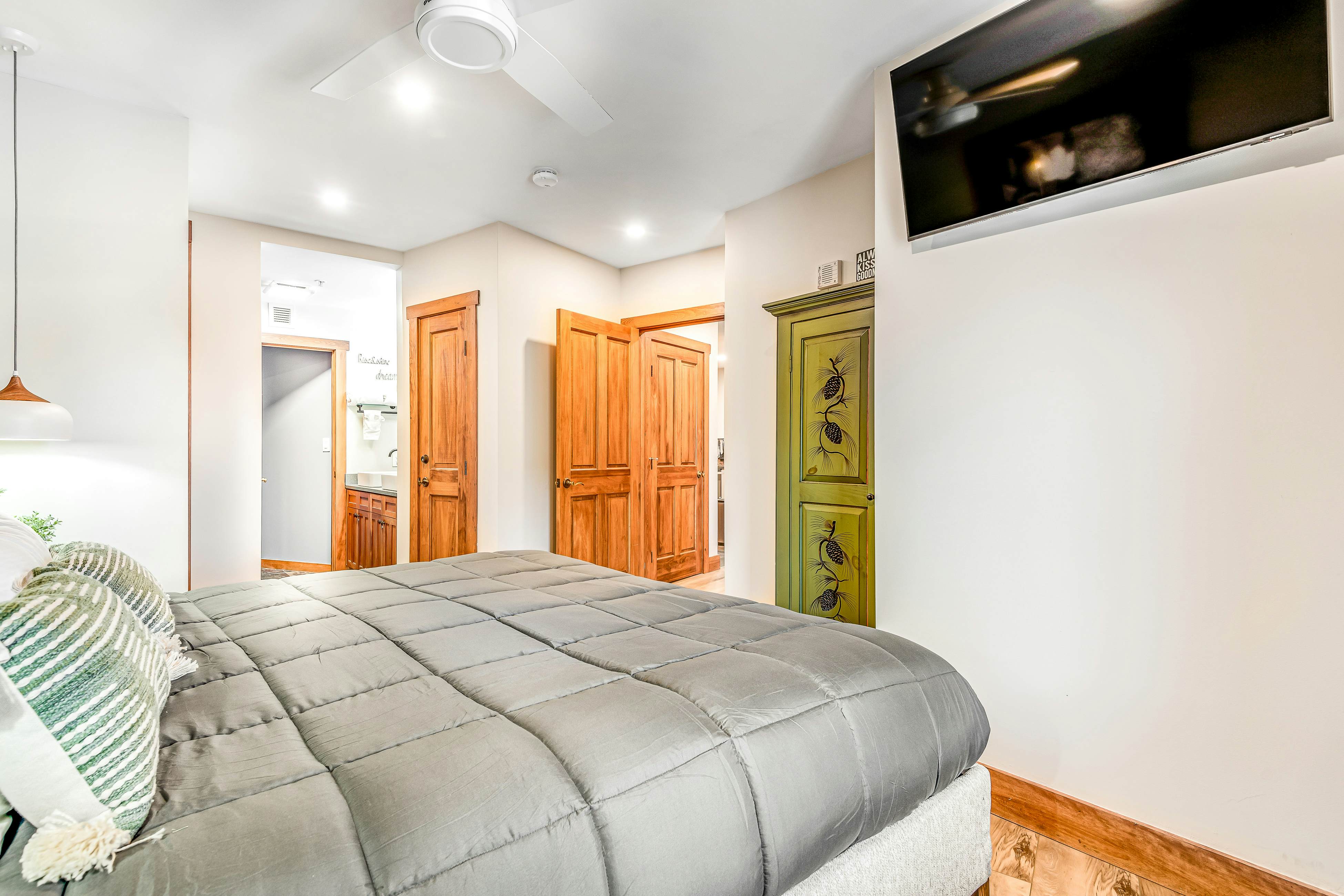 Red Hawk 2276 in Keystone