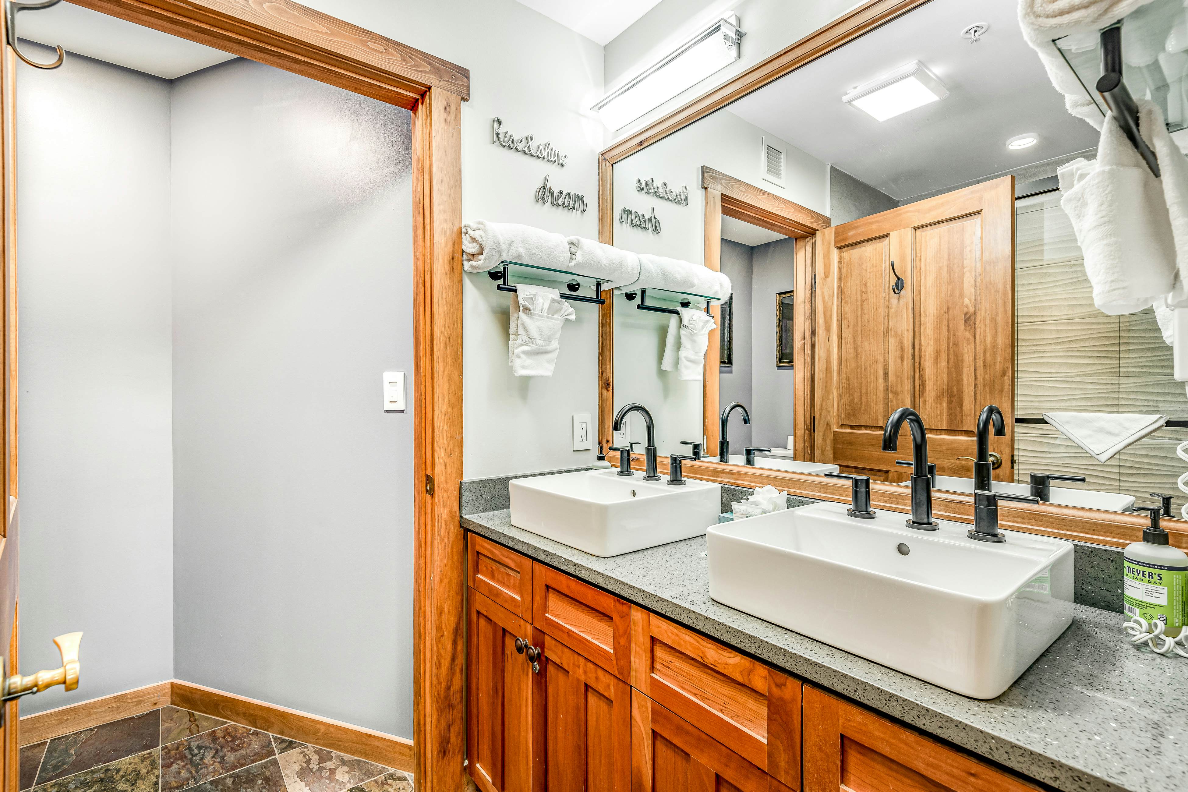 Red Hawk 2276 in Keystone