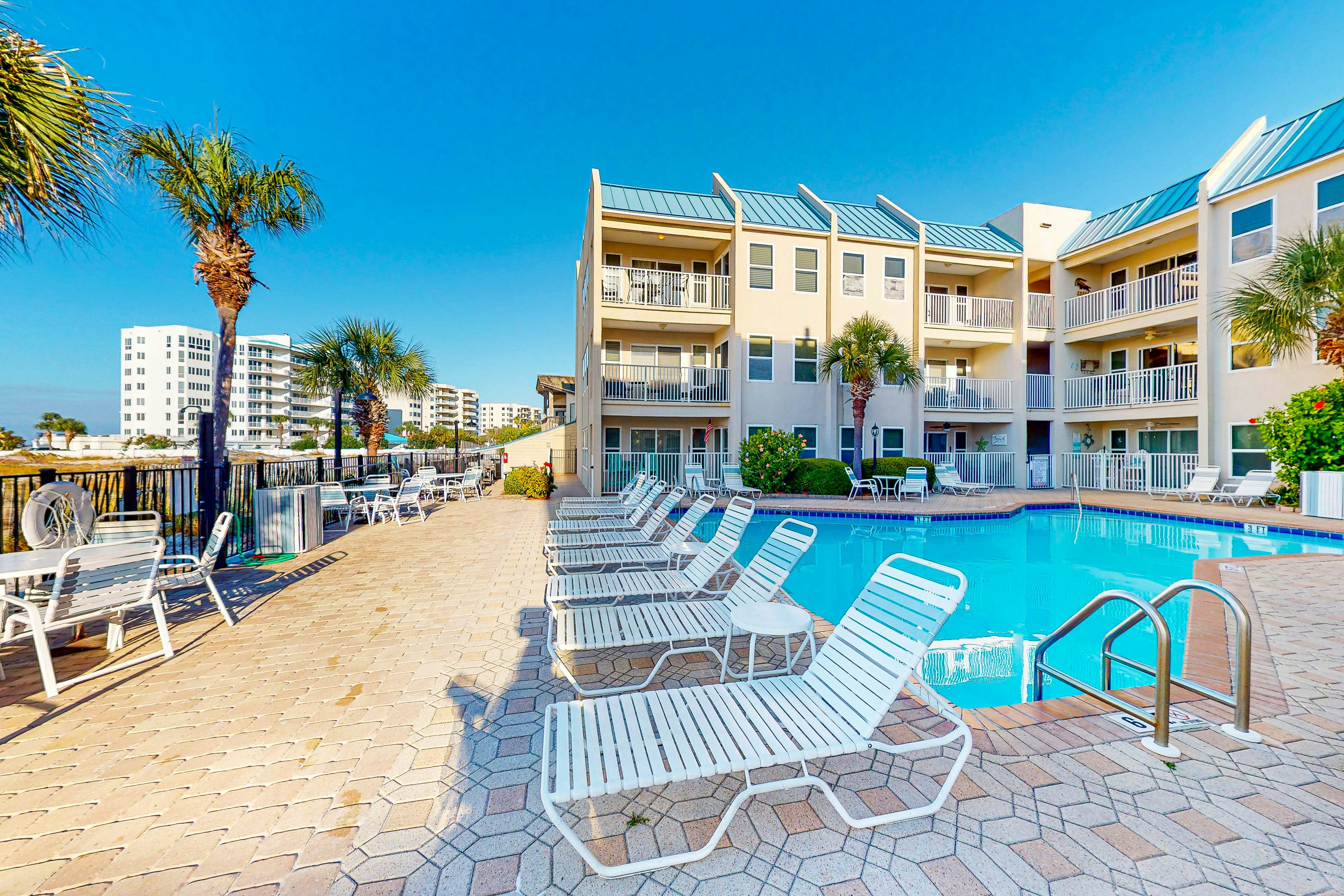 Poolside Villas #206 | 2 BD Destin, FL Vacation Rental | Vacasa