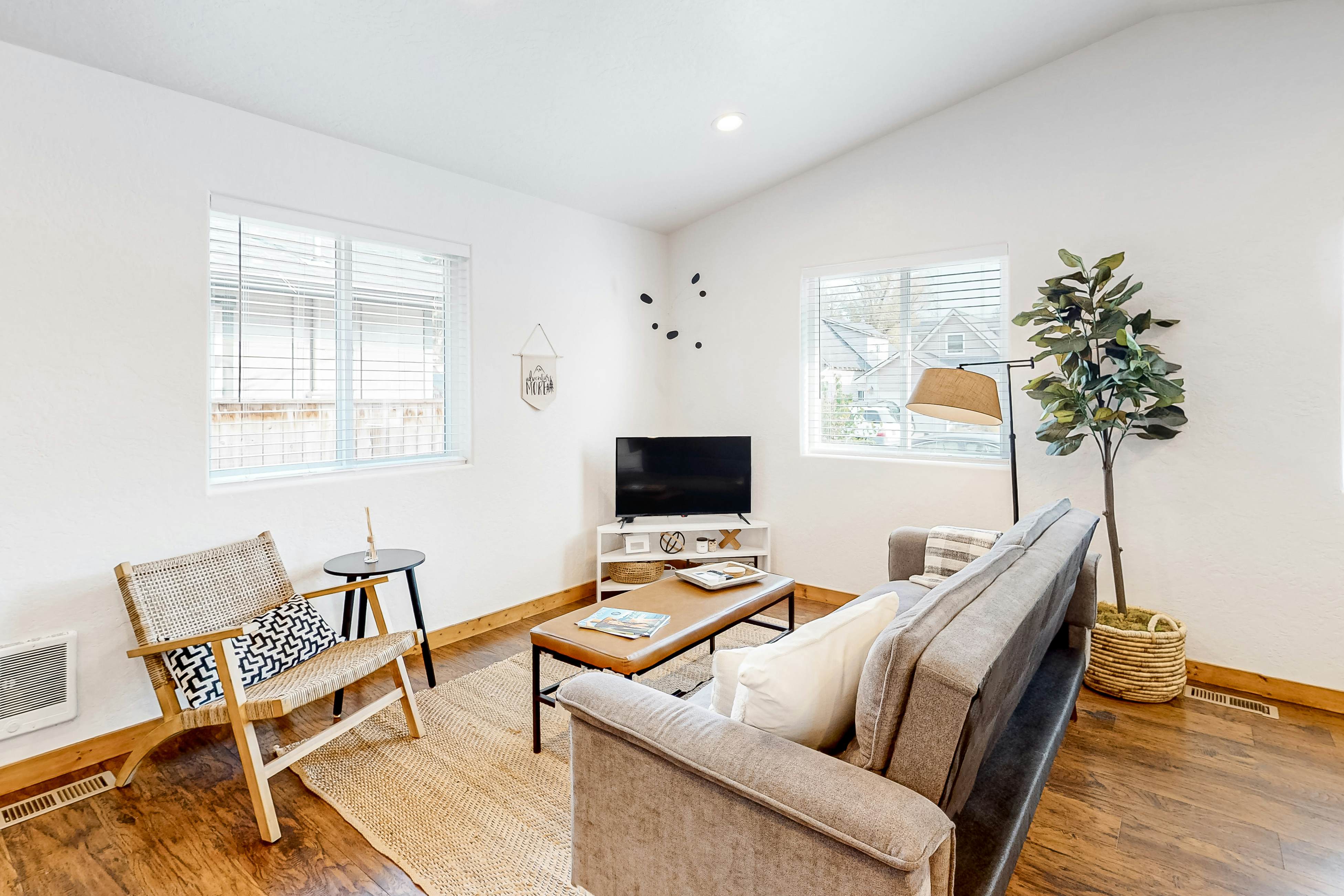 Coeur d'Alene Vacation Rentals, Lake House Rentals Vacasa