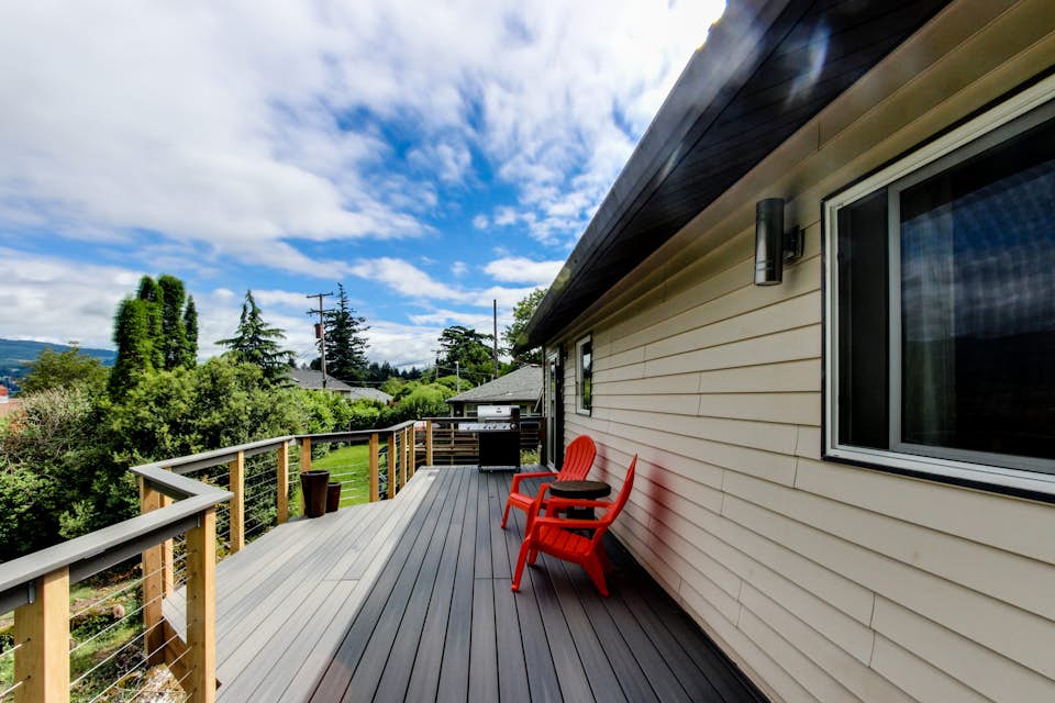 Cascade River Watch 3 BD Vacation Rental in Cascade Locks, OR Vacasa