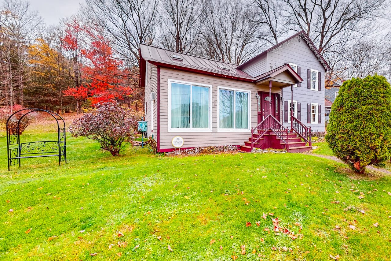 Beautiful Home off Bomoseen 4 BD Castleton, VT Vacation Rental Vacasa