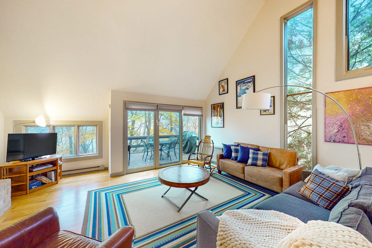 Kingswood 2C Condominium 3 BD Quechee, VT Vacation Rental Vacasa