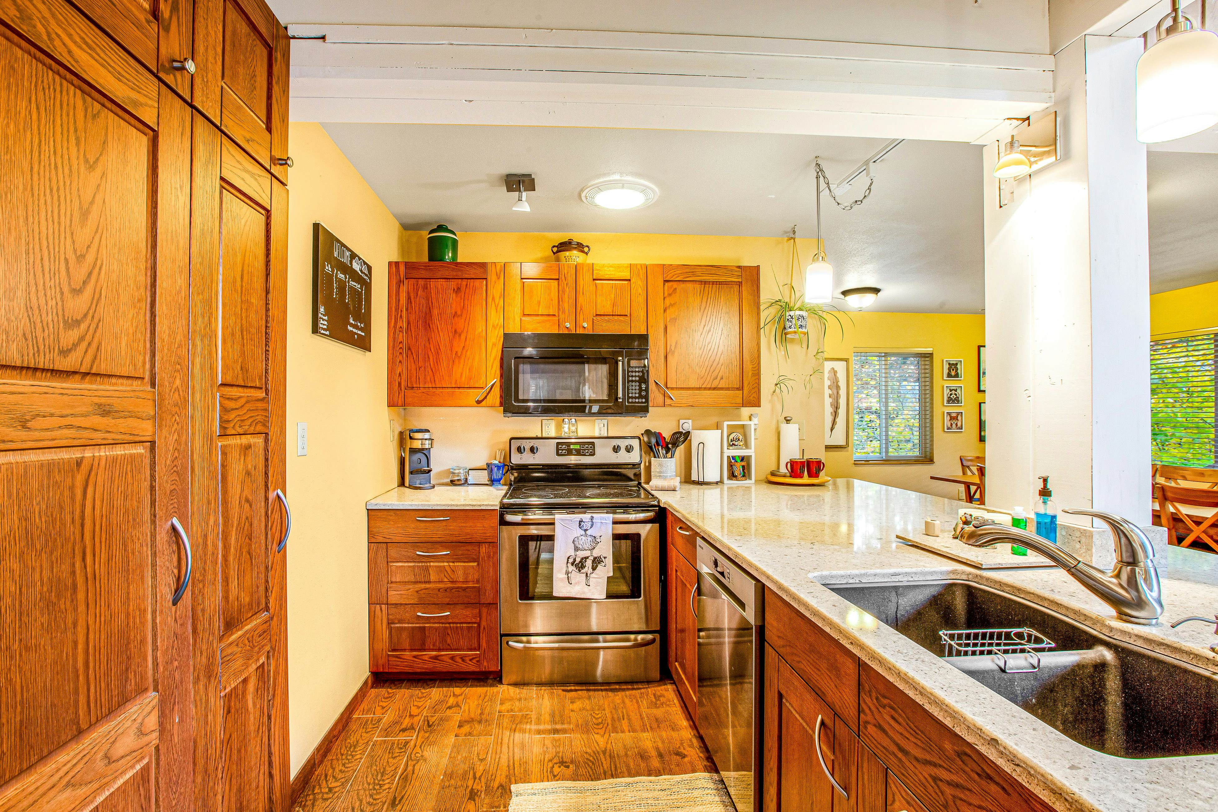 Peak-a-View Lakehouse