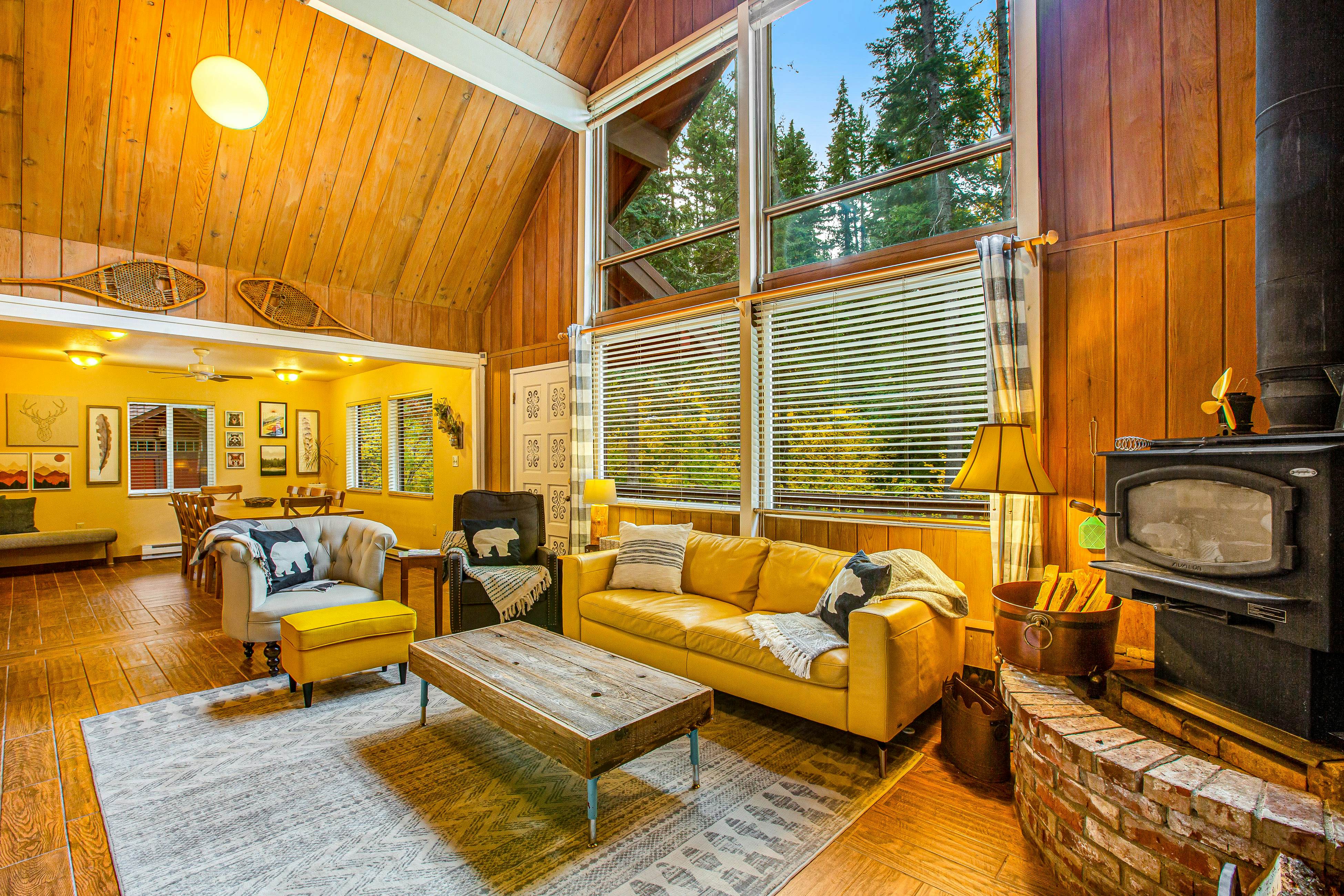 Peak-a-View Lakehouse