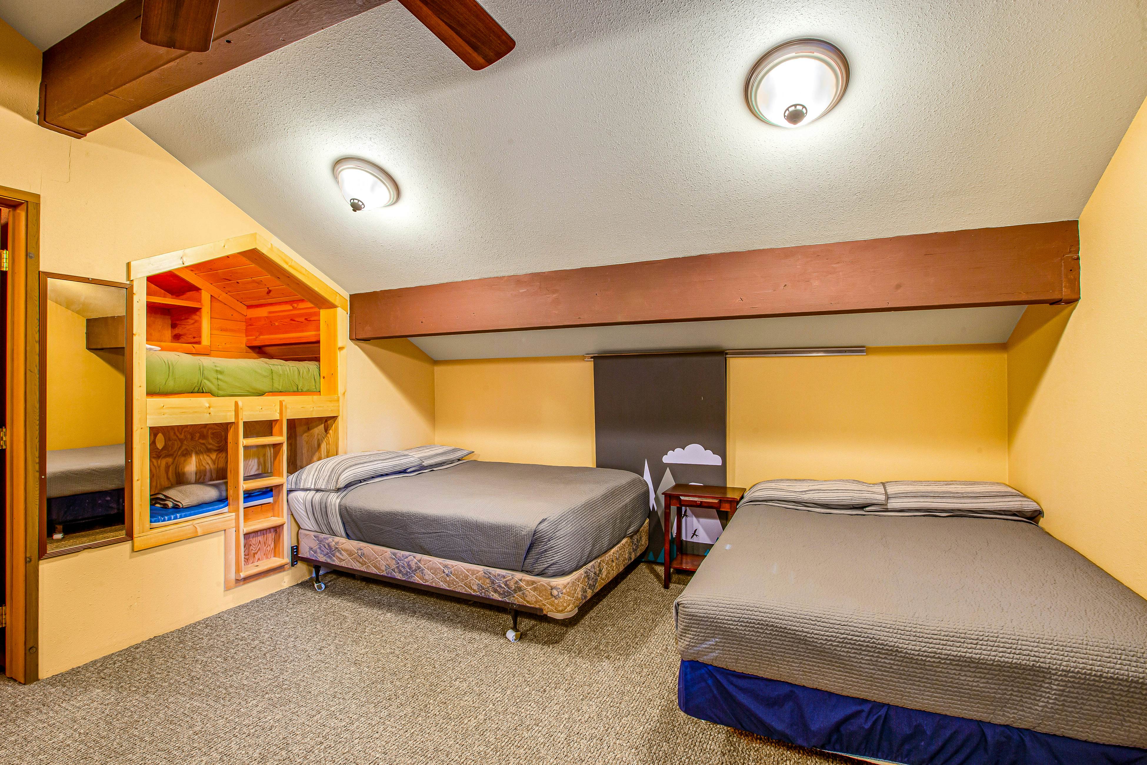 Peak-a-View Lakehouse