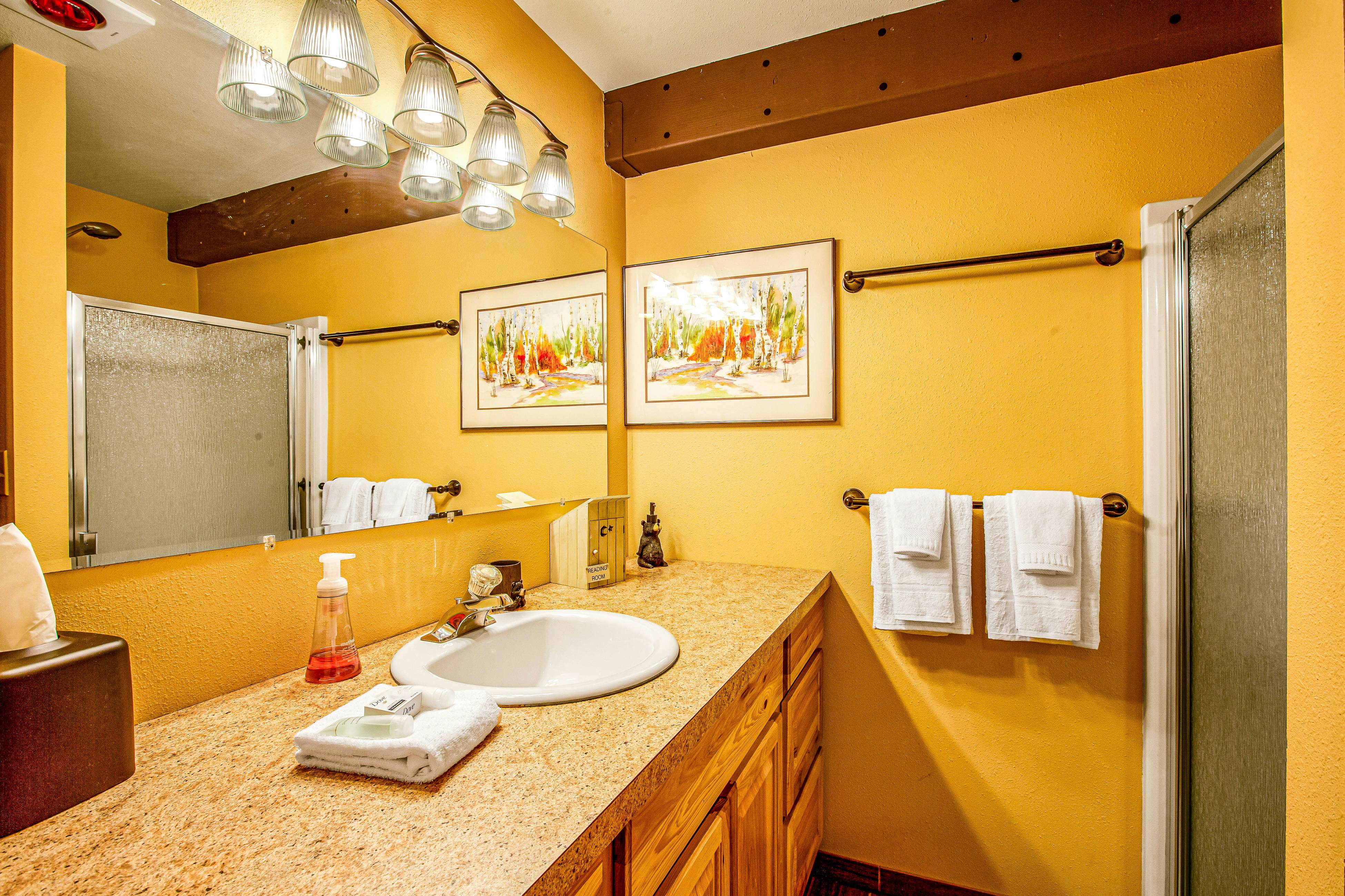 Peak-a-View Lakehouse