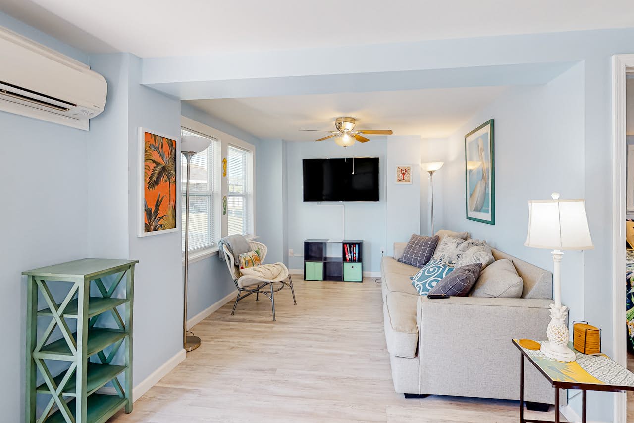 Pelican's Nest Lower 1 BD Mexico Beach, FL Vacation Rental Vacasa