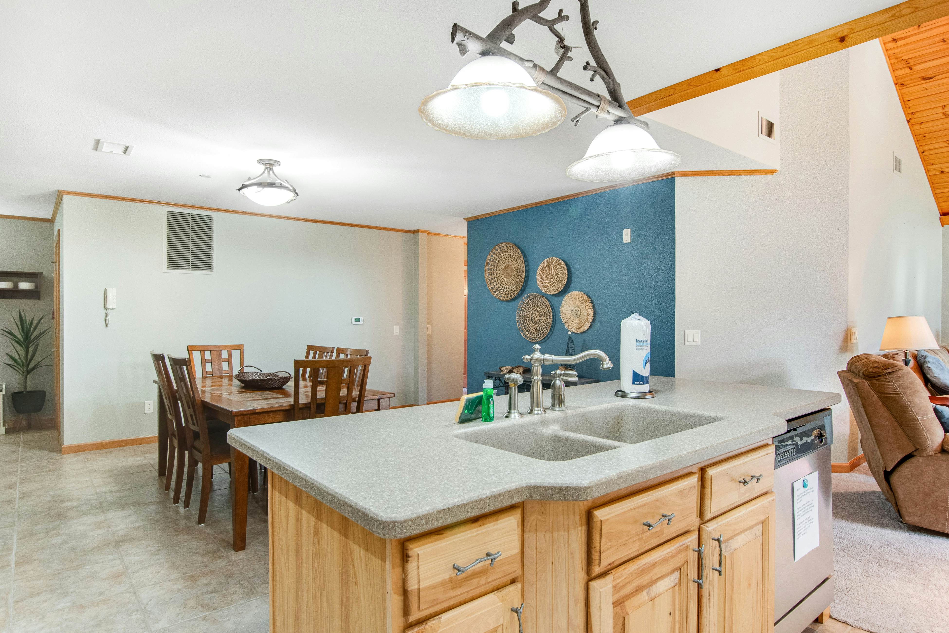 Sunset Condominiums - Castle Rock Retreat