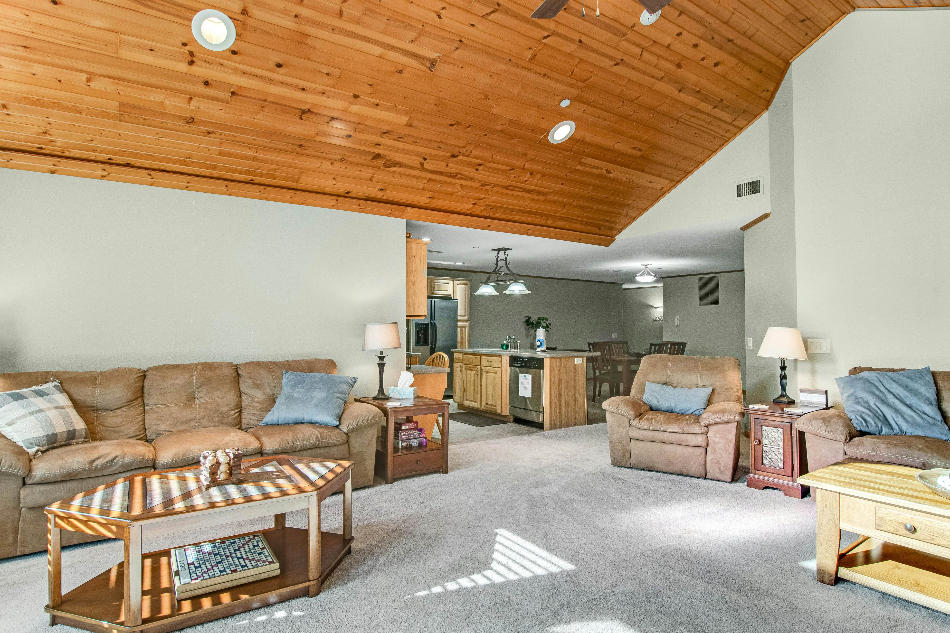 Sunset Condominiums - Castle Rock Retreat