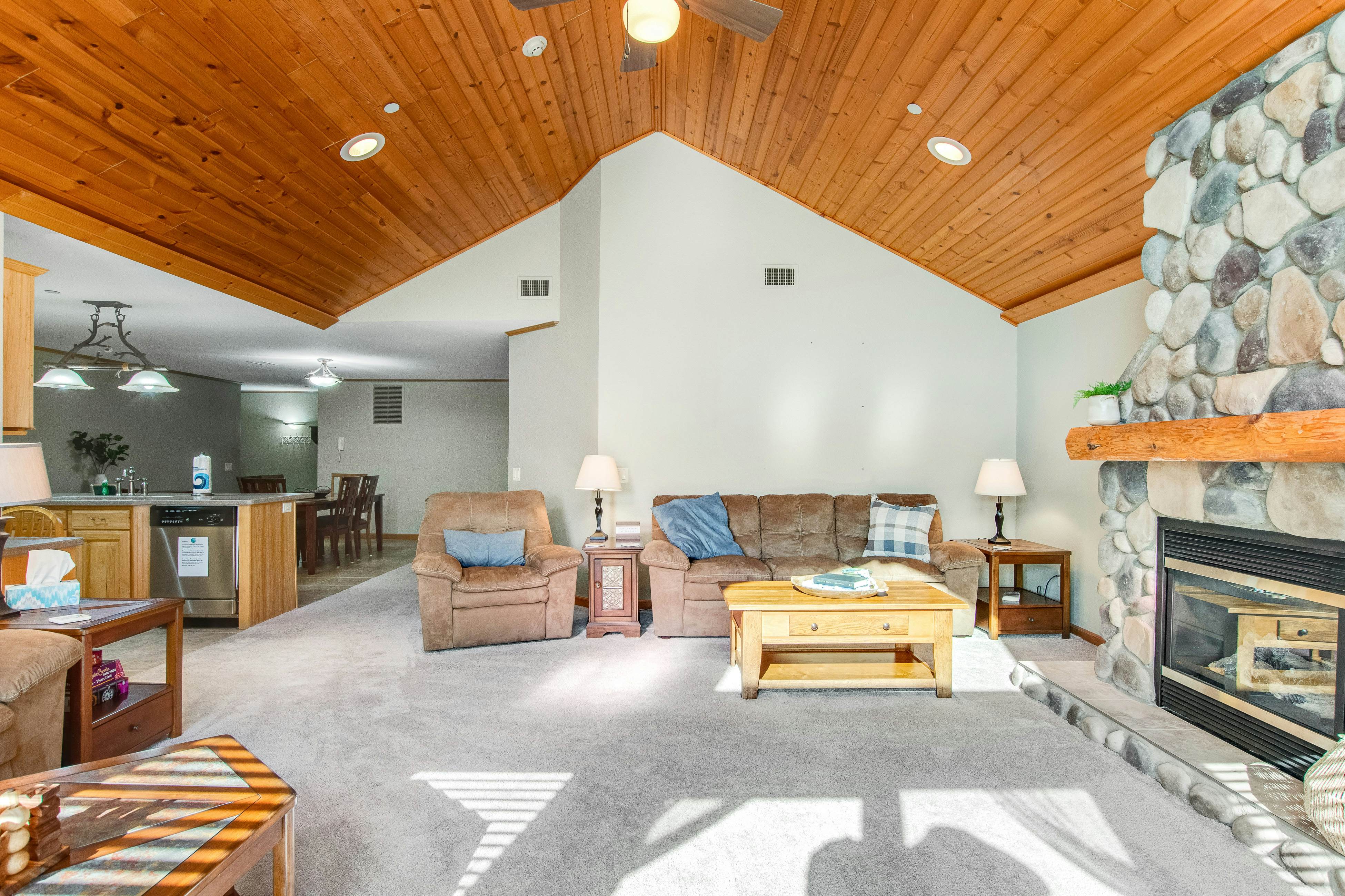 Sunset Condominiums - Castle Rock Retreat