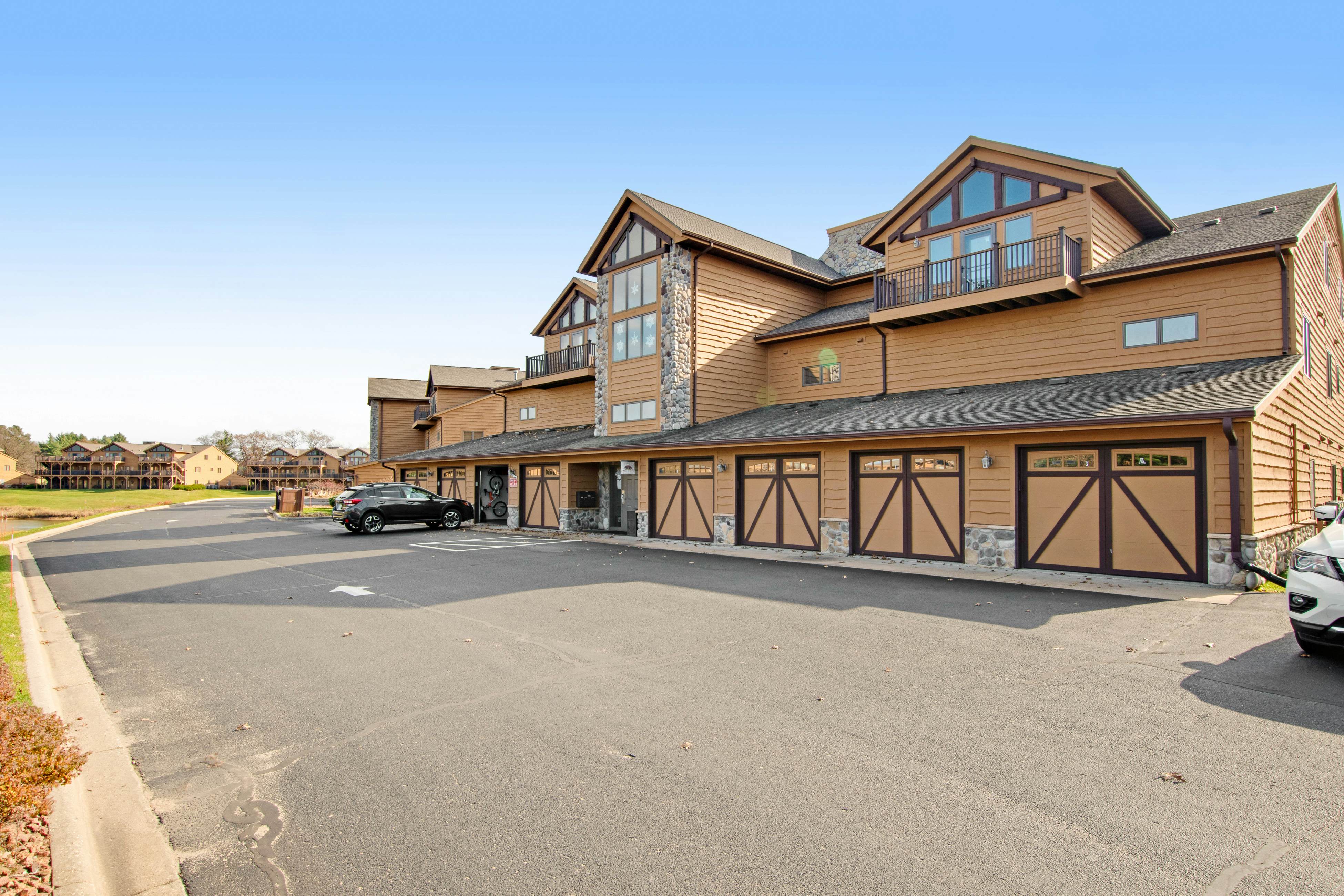 Sunset Condominiums - Castle Rock Retreat
