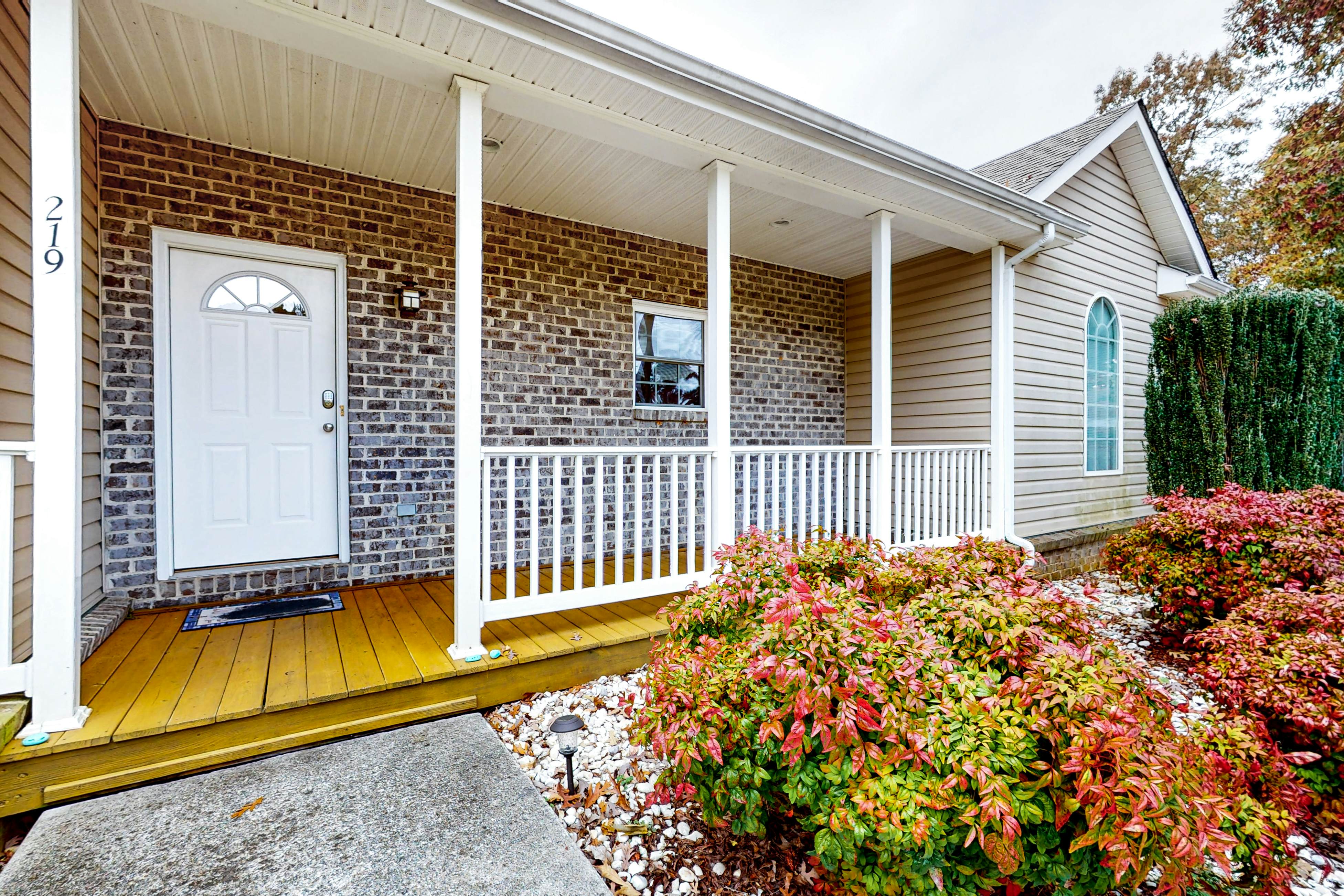 Orr at Waterways 4 BD Huddleston, VA Vacation Rental Vacasa