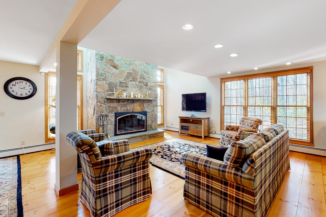 Casita Bacon 5 BD Winhall, VT Vacation Rental Vacasa