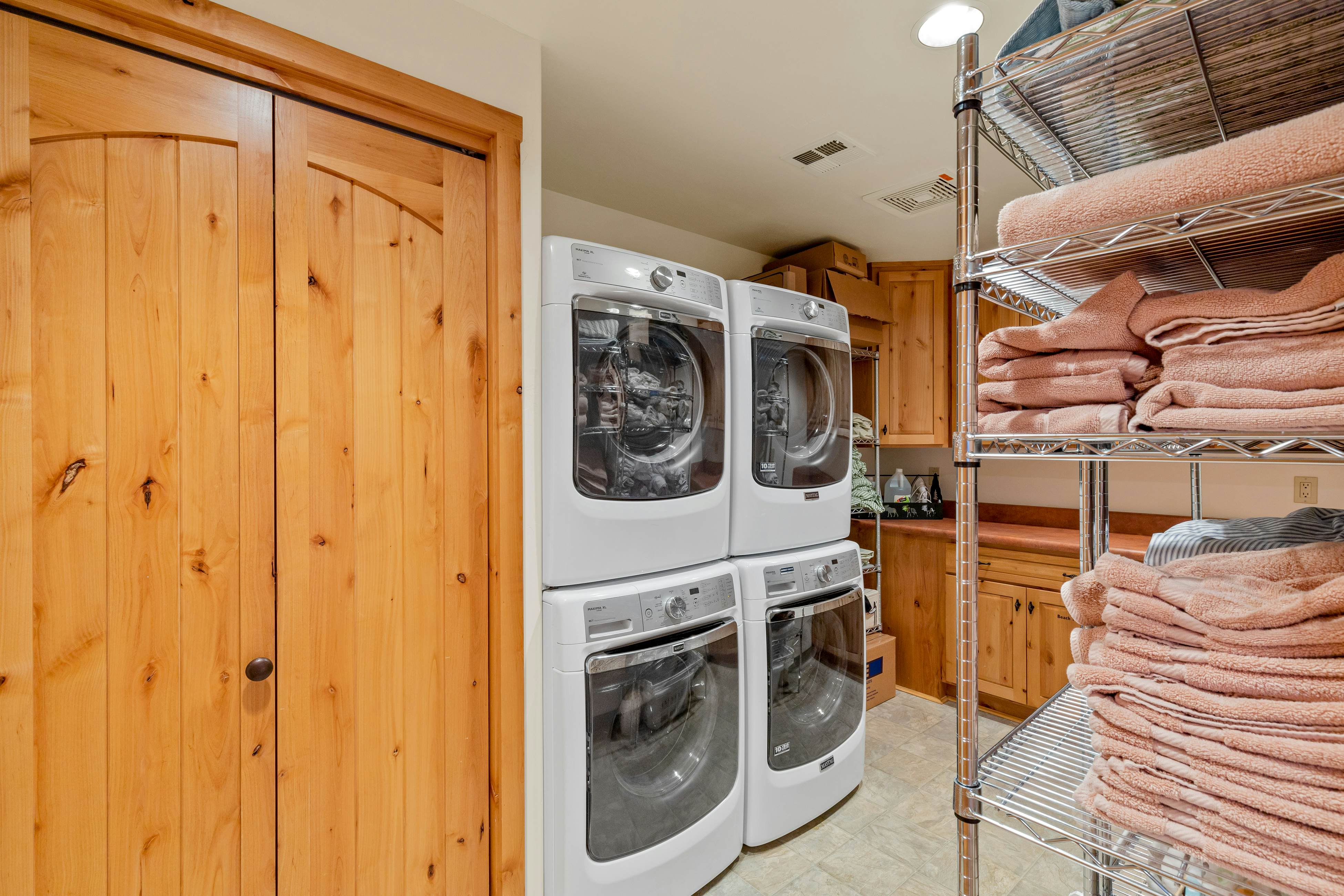 Willow Cove Log Cabin 