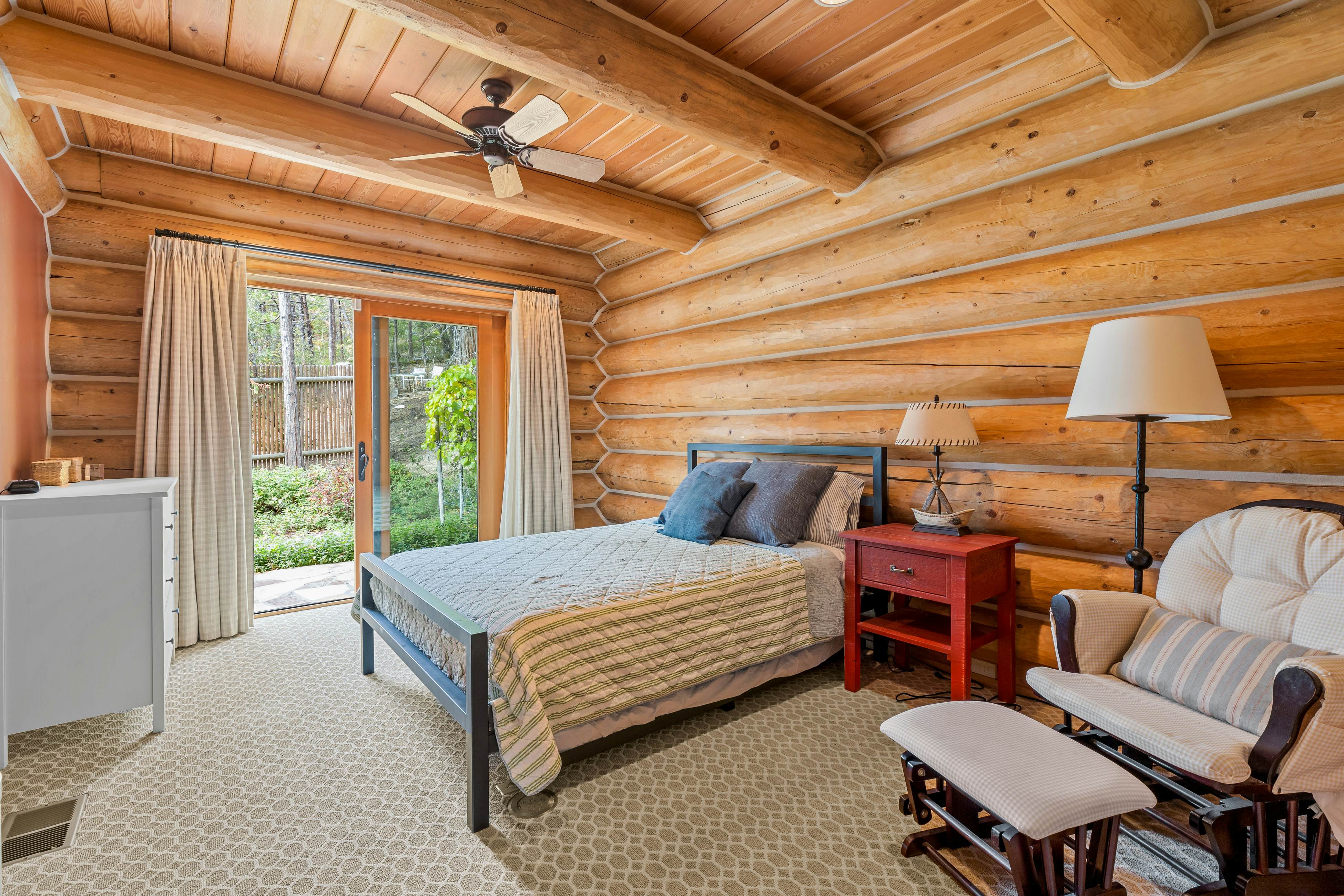 Willow Cove Log Cabin 