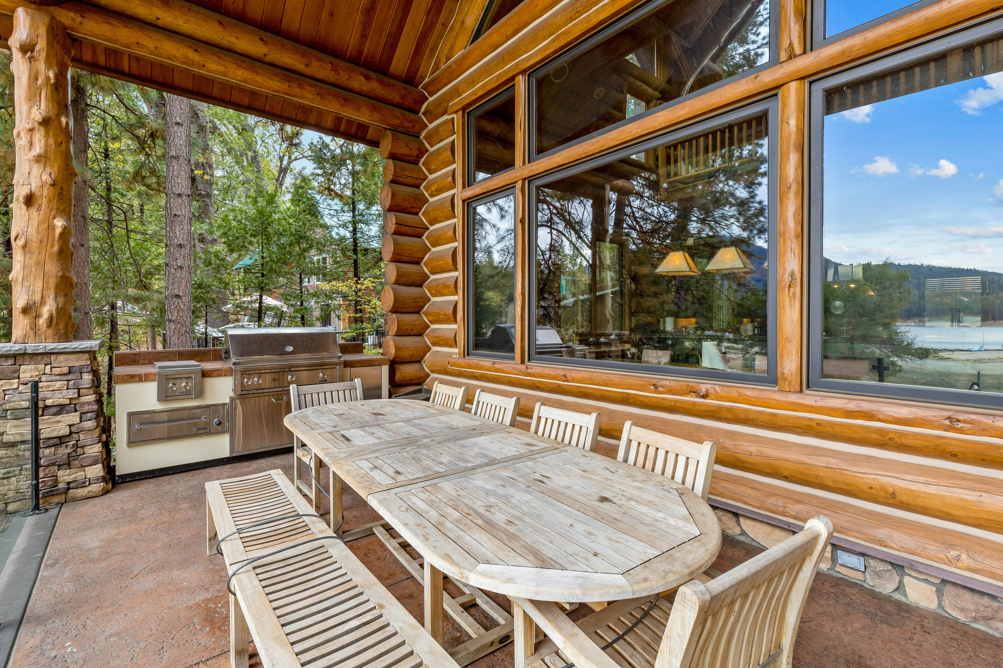 Willow Cove Log Cabin 