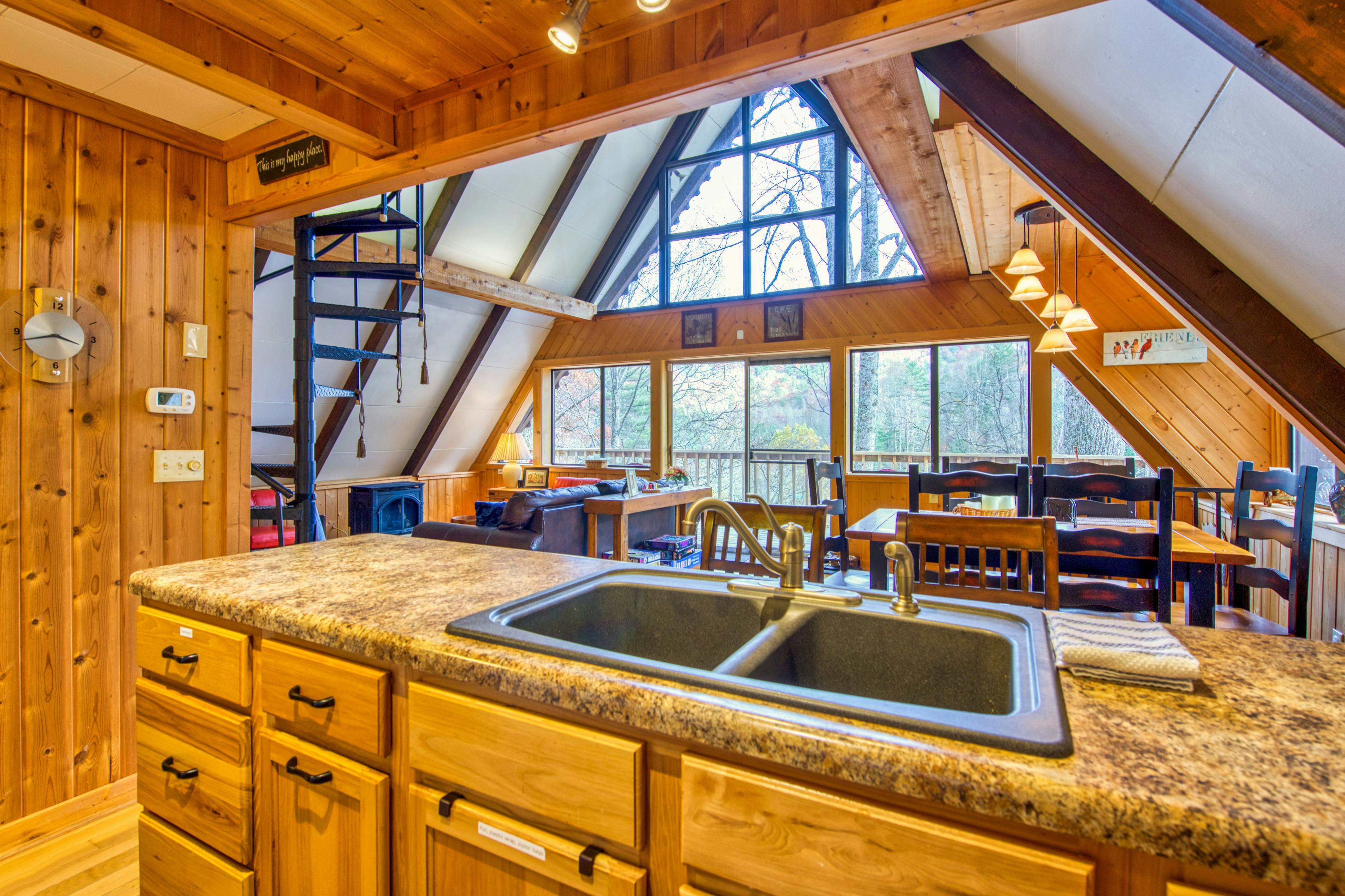 Chalet at Peek's Creek