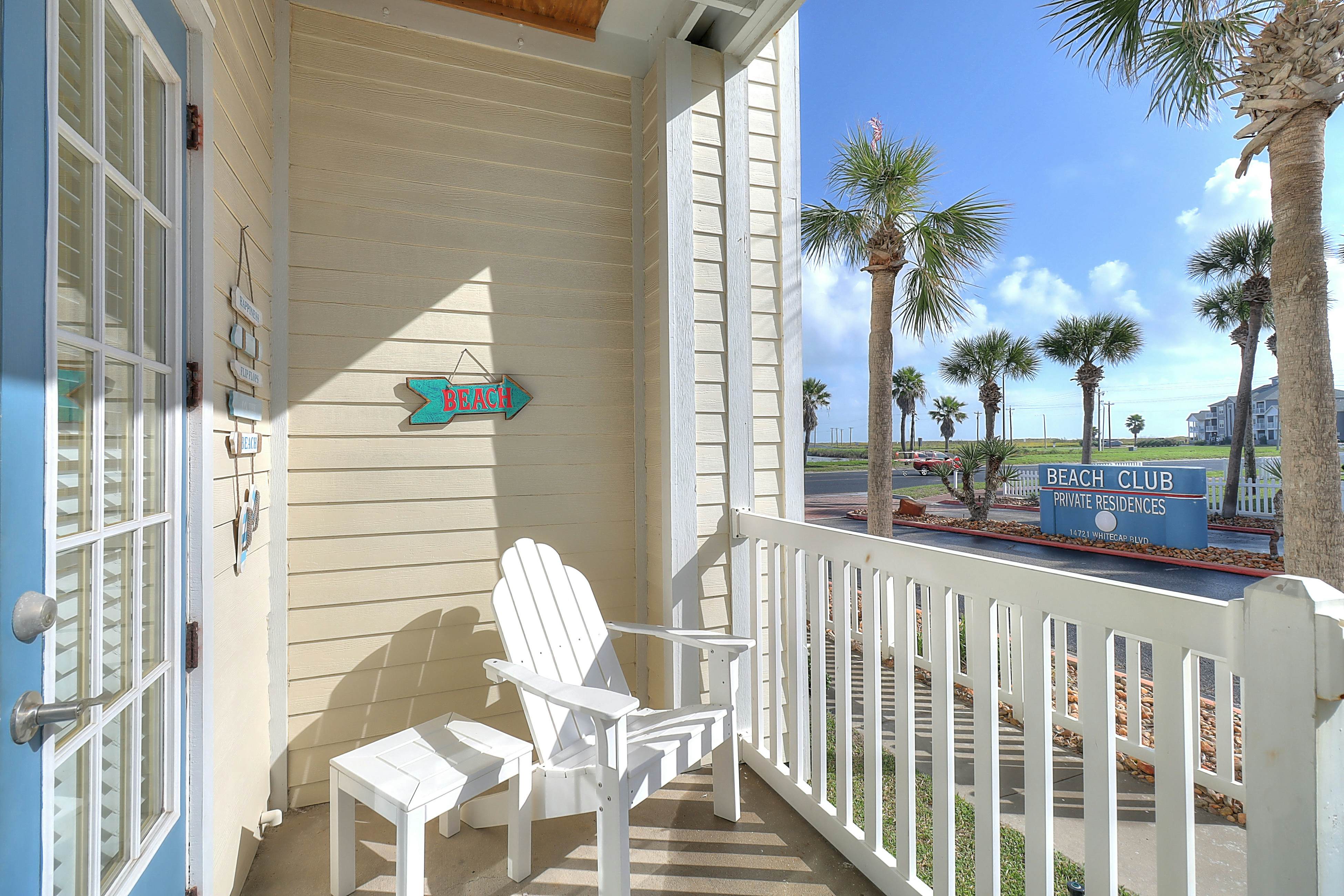 Beach Club - Seas the Day