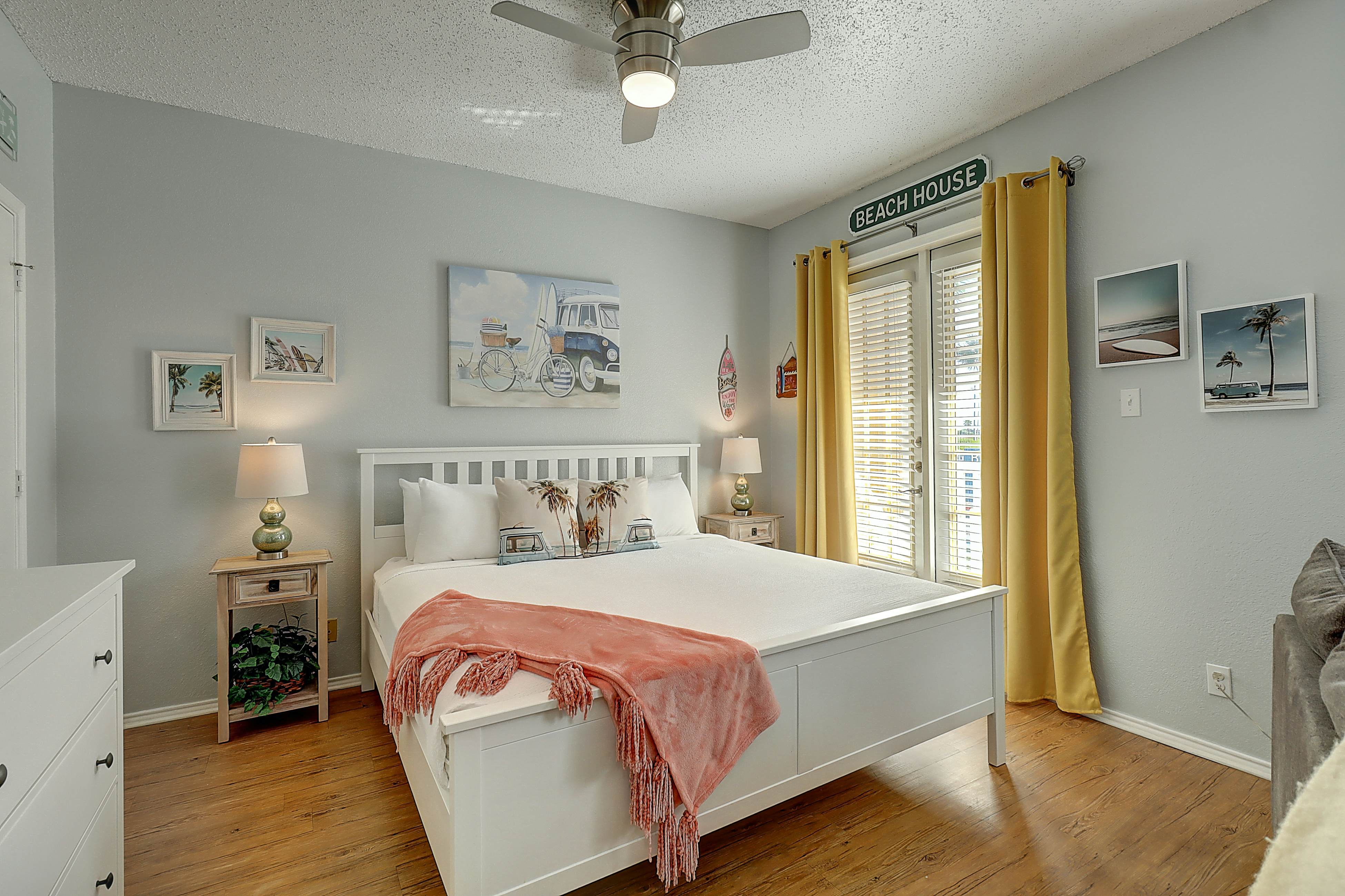 Beach Club - Seas the Day