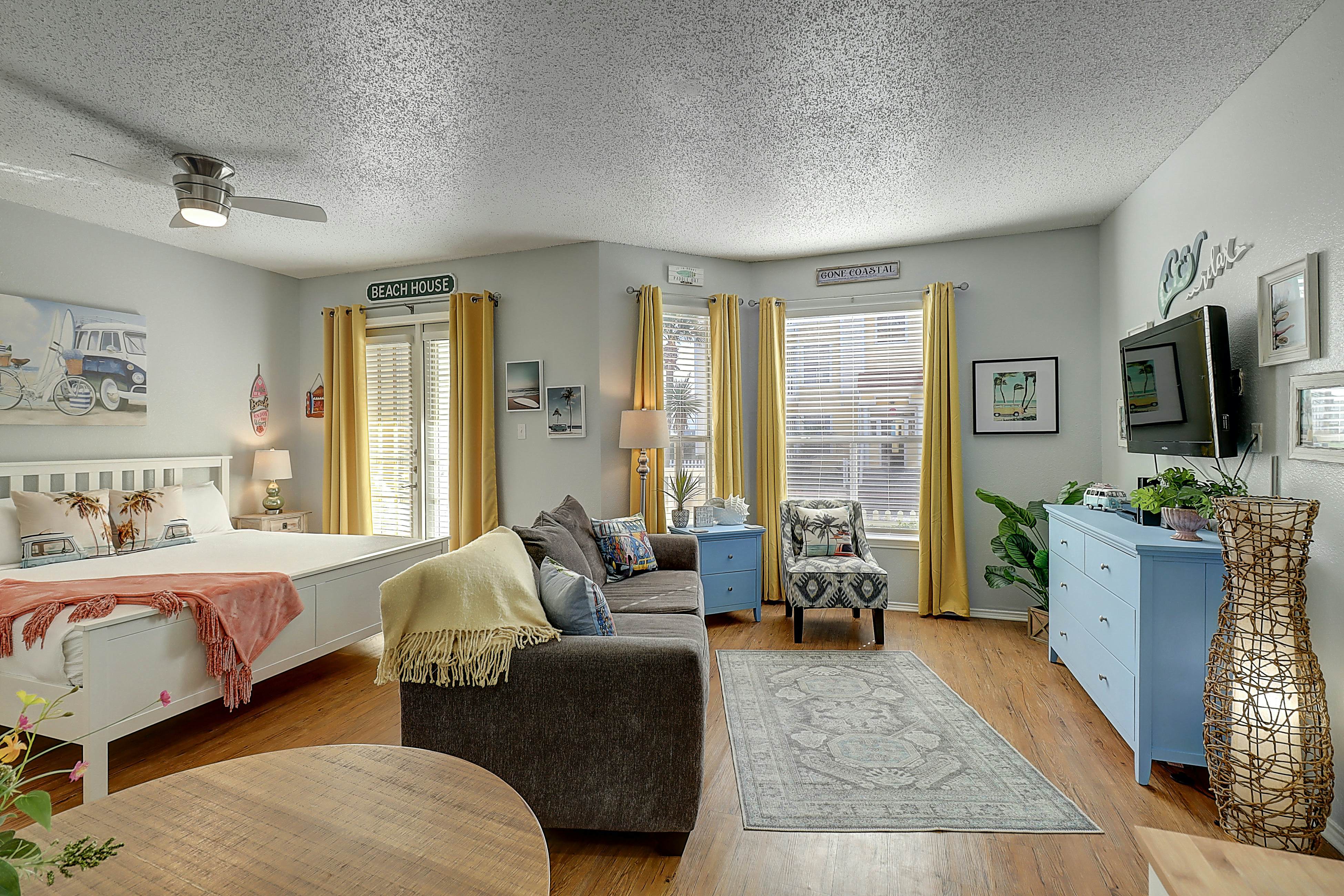 Beach Club - Seas the Day