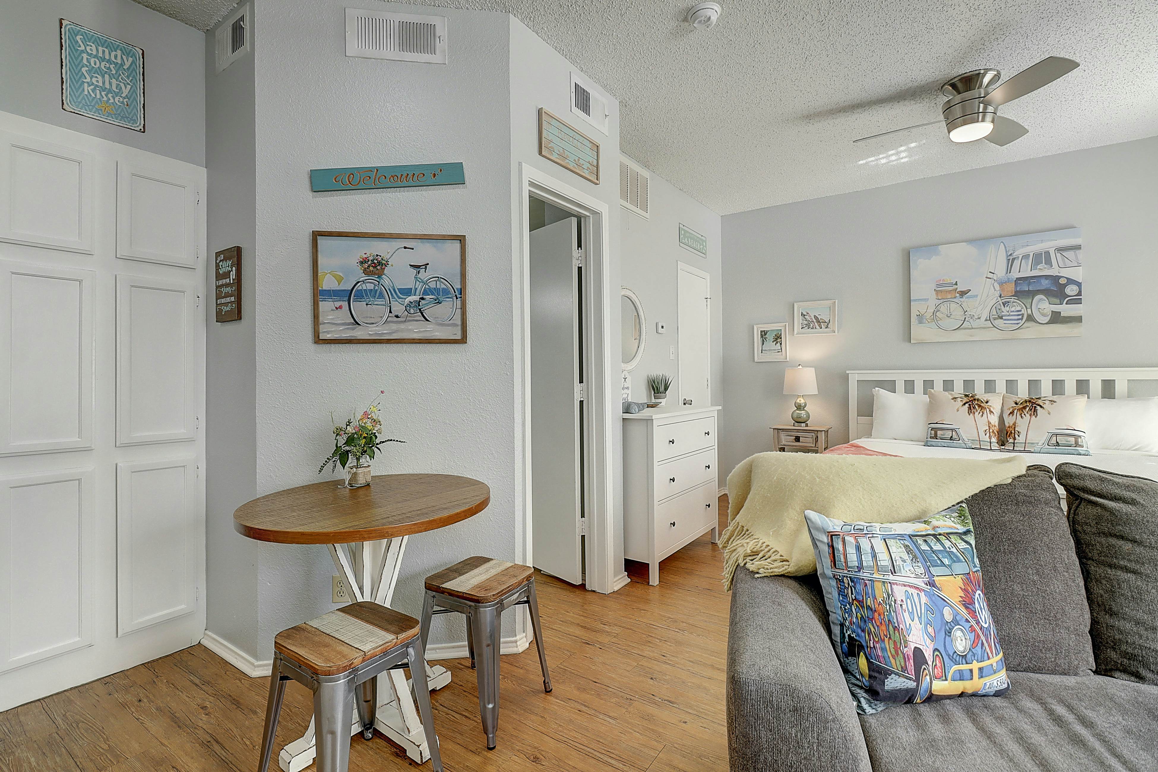 Beach Club - Seas the Day