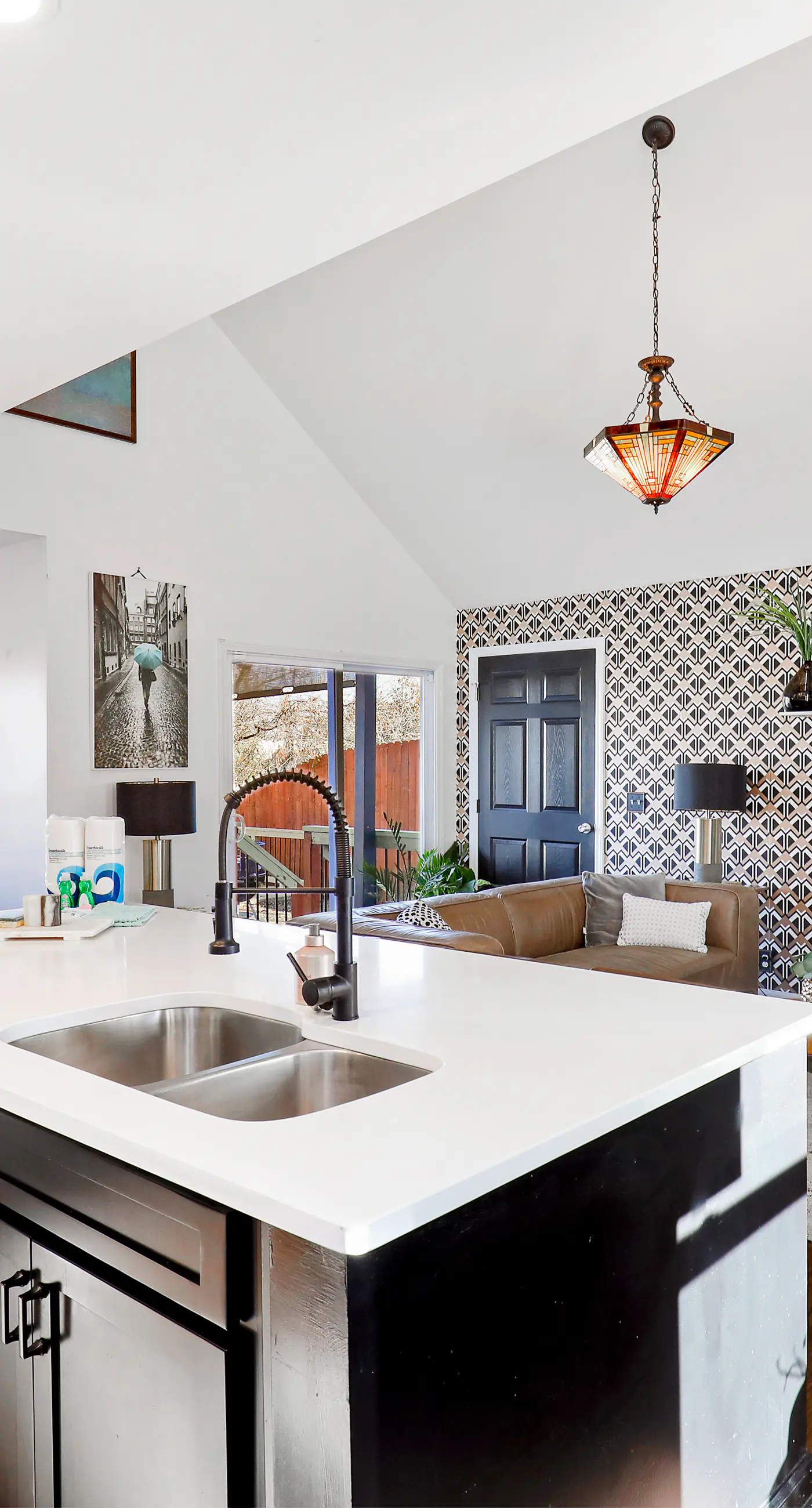 Inglewood Riverfront Retreat