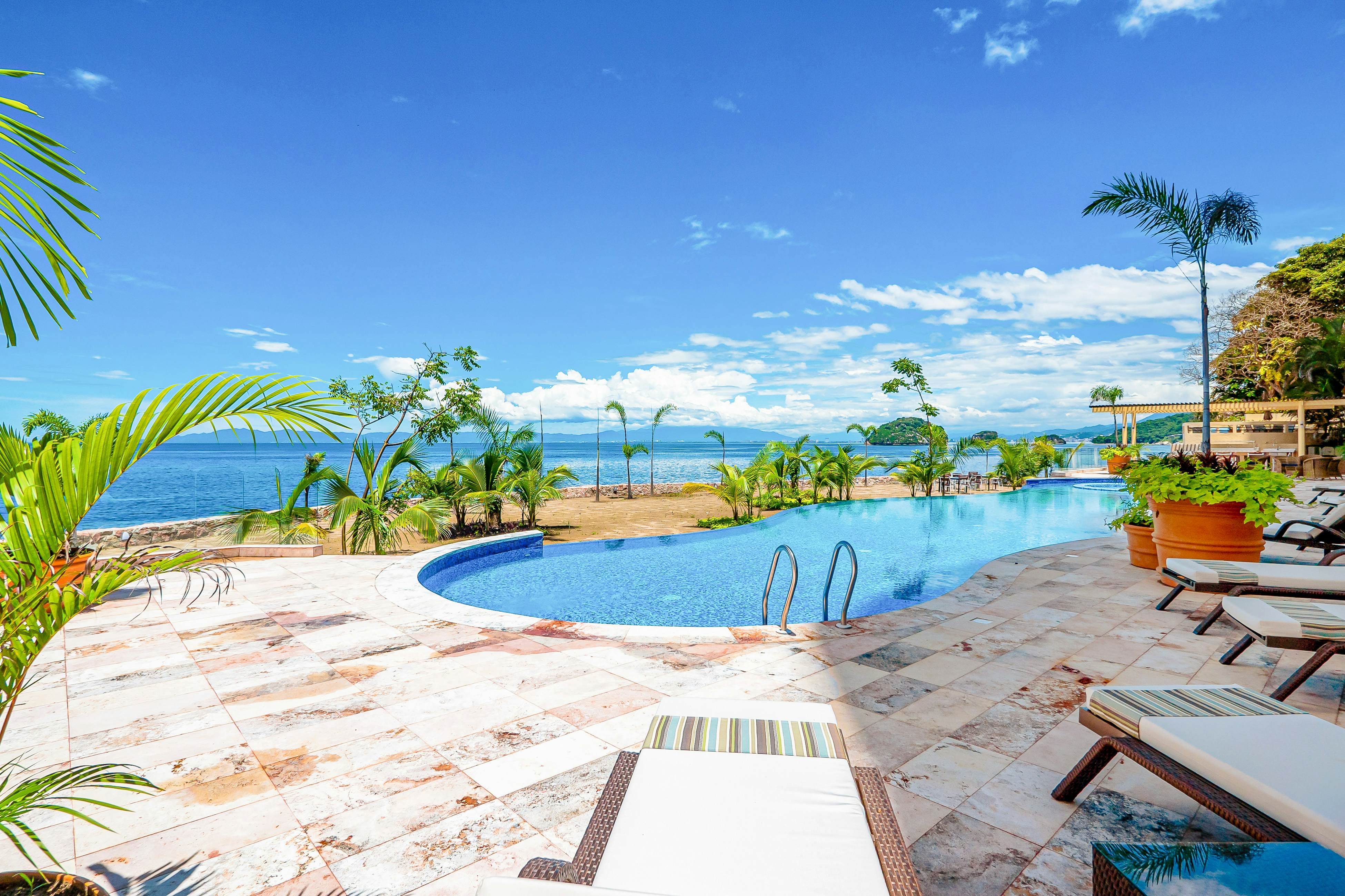 Blue Horizon 401 at Residences