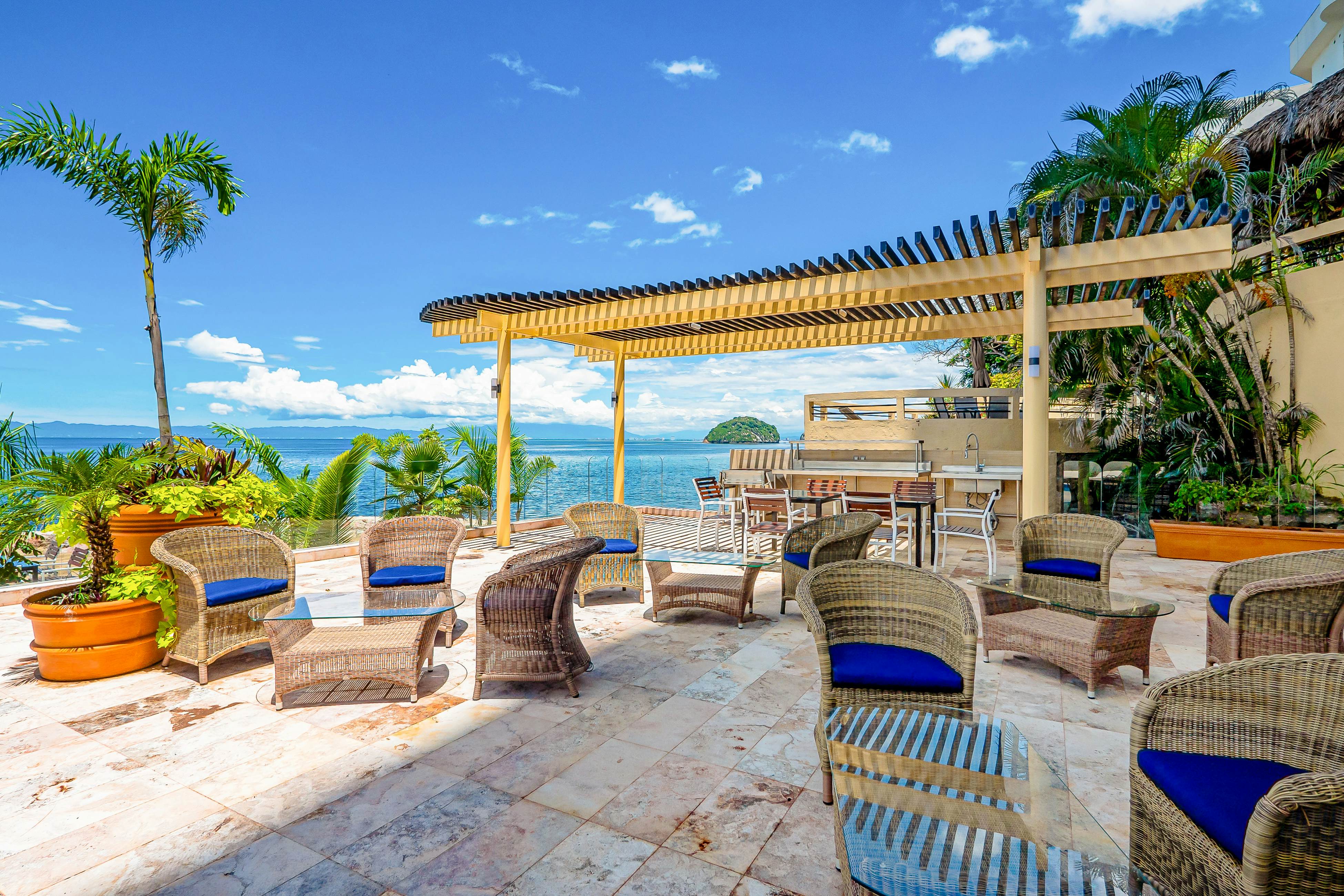 Blue Horizon 401 at Residences