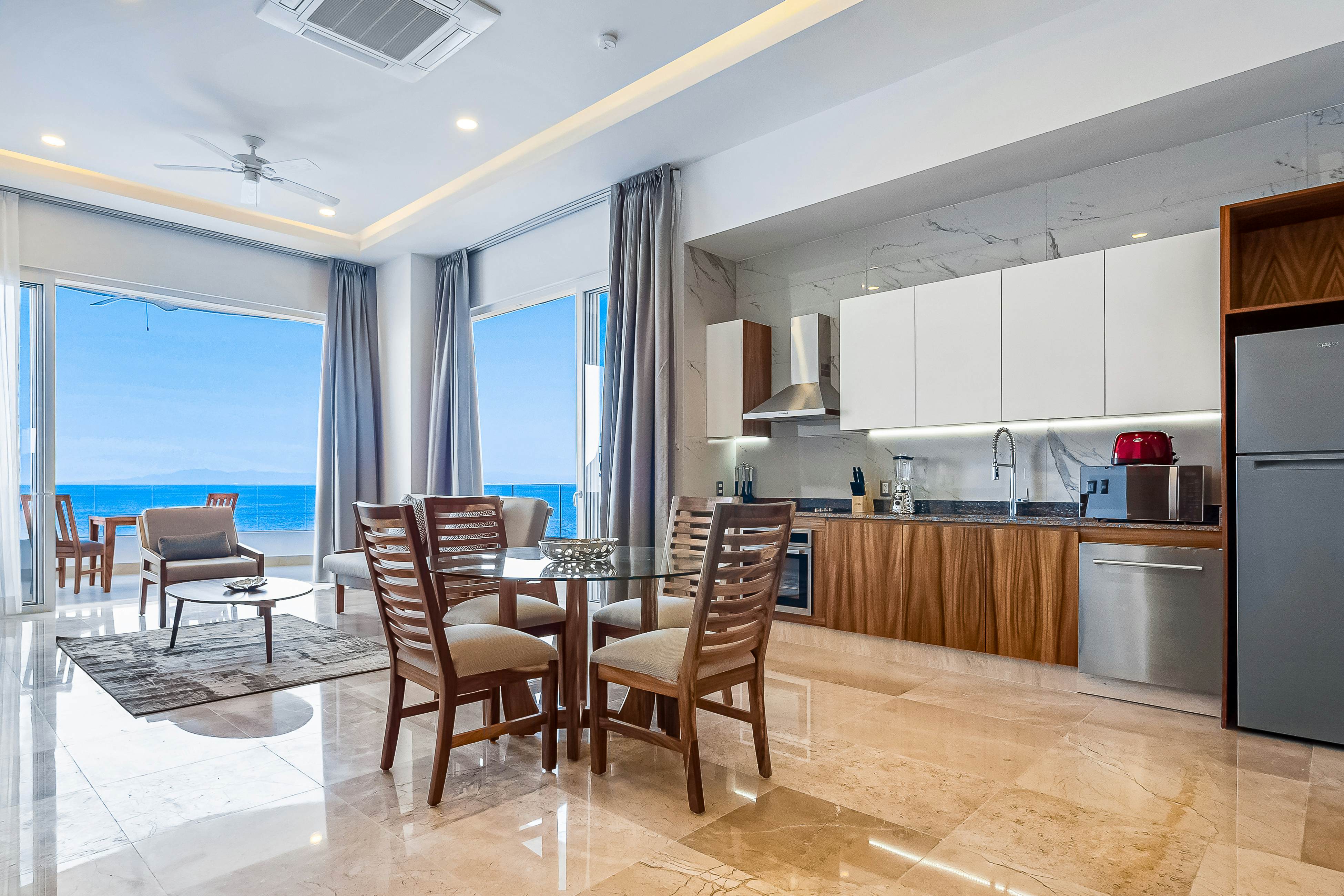 Blue Horizon 401 at Residences