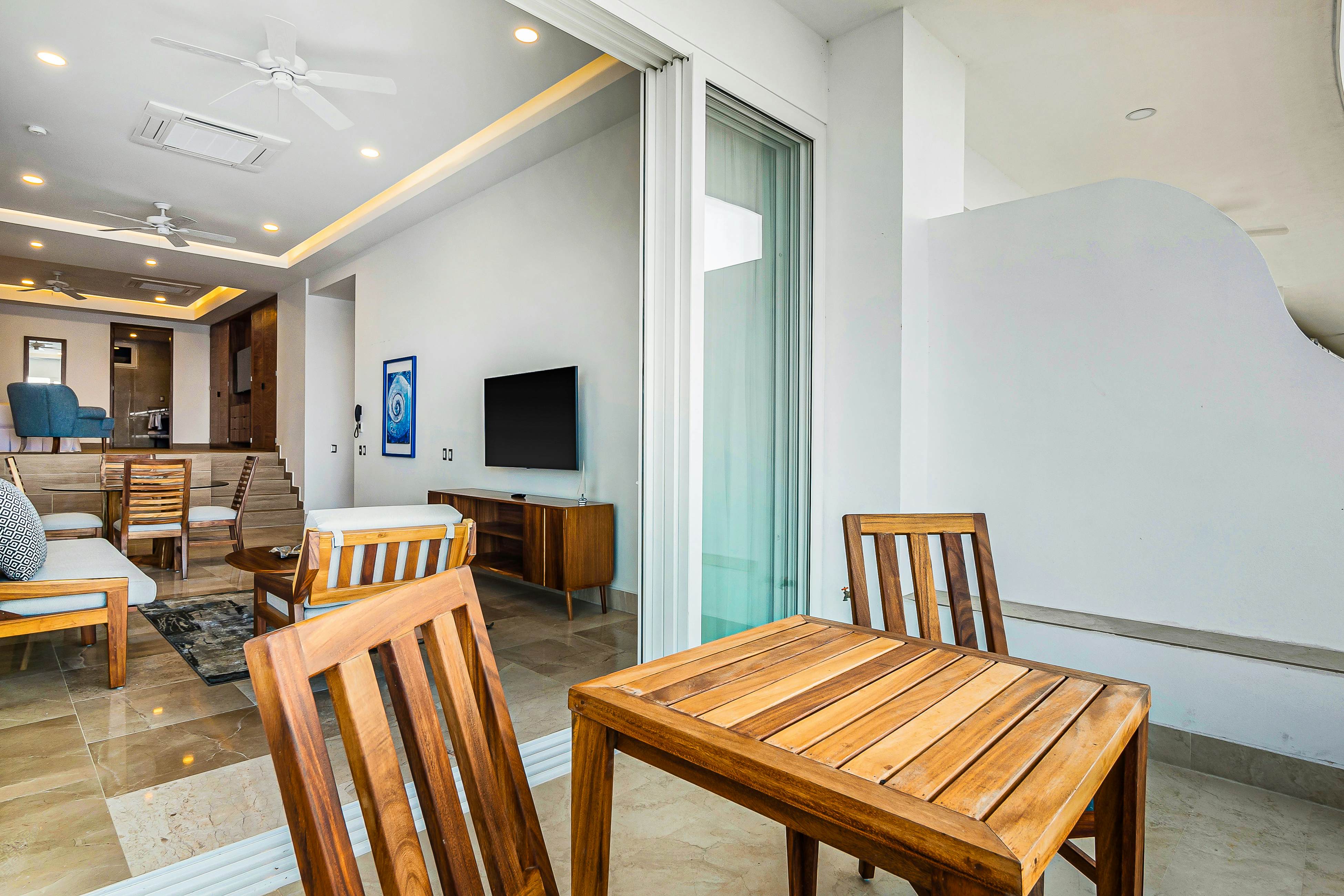 Blue Horizon 401 at Residences