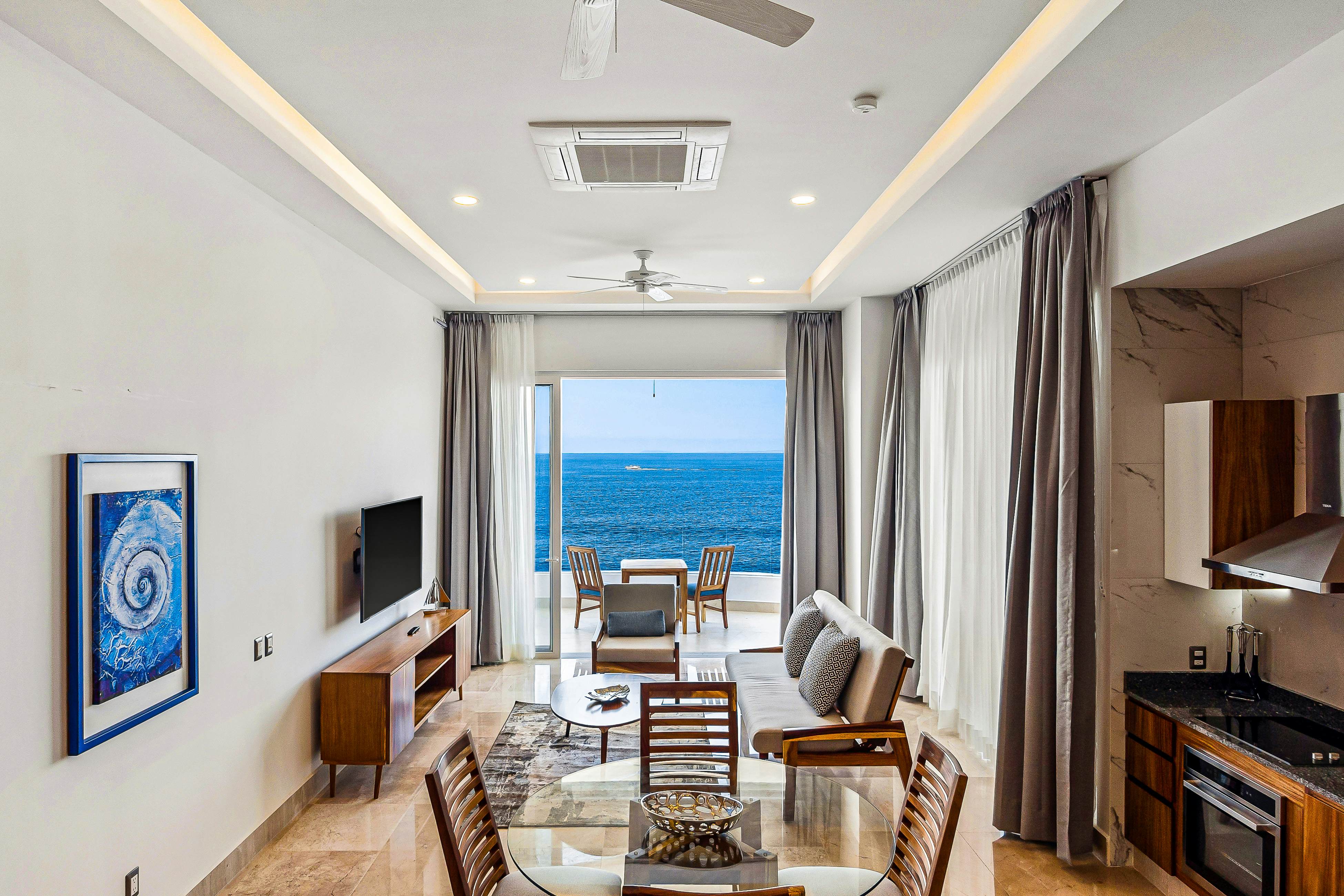 Blue Horizon 401 at Residences