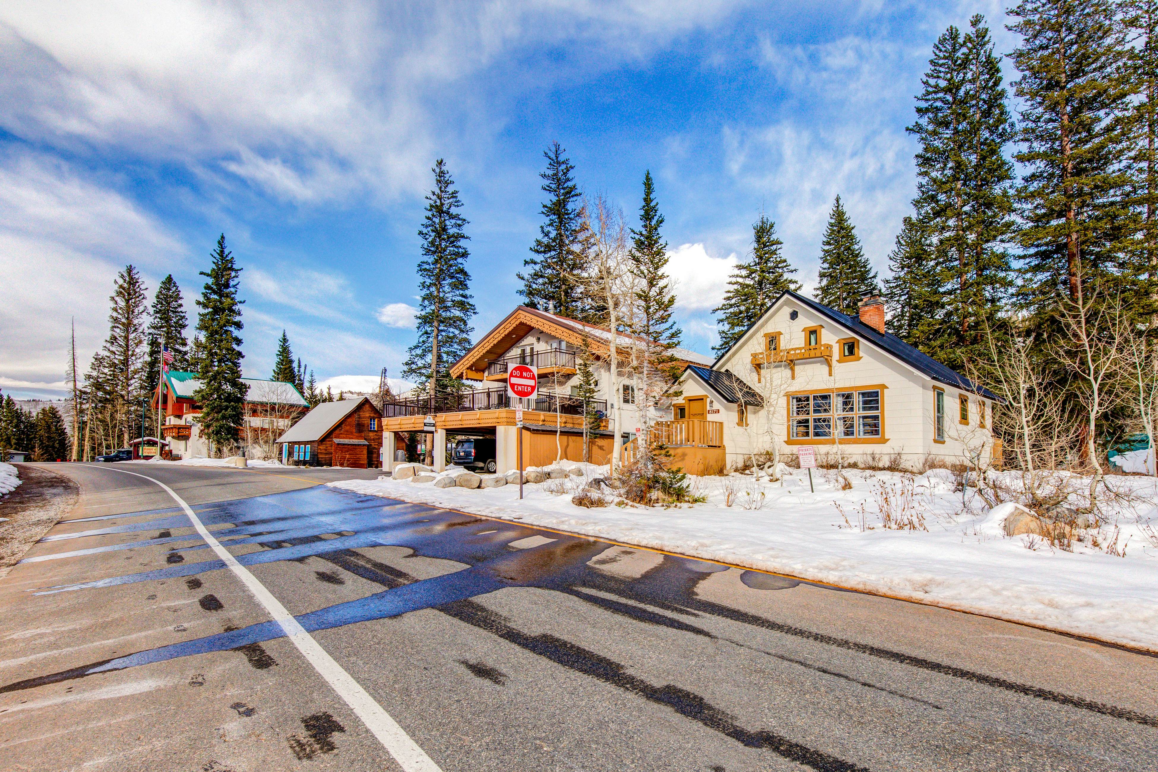 Brighton Sunflower Chalet 