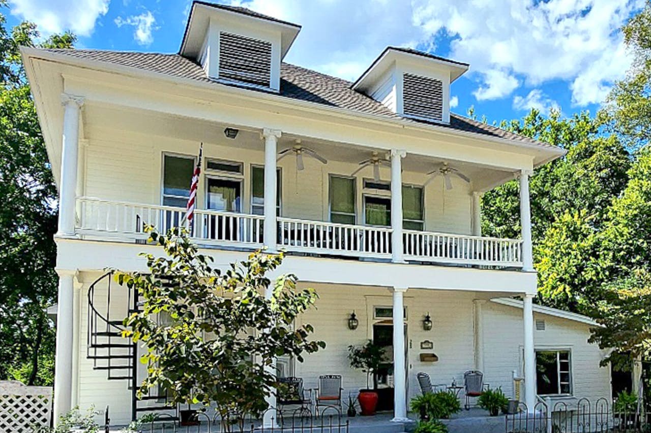 1908 Ridgeway House Down Under 2 BD Eureka Springs, AR Vacation