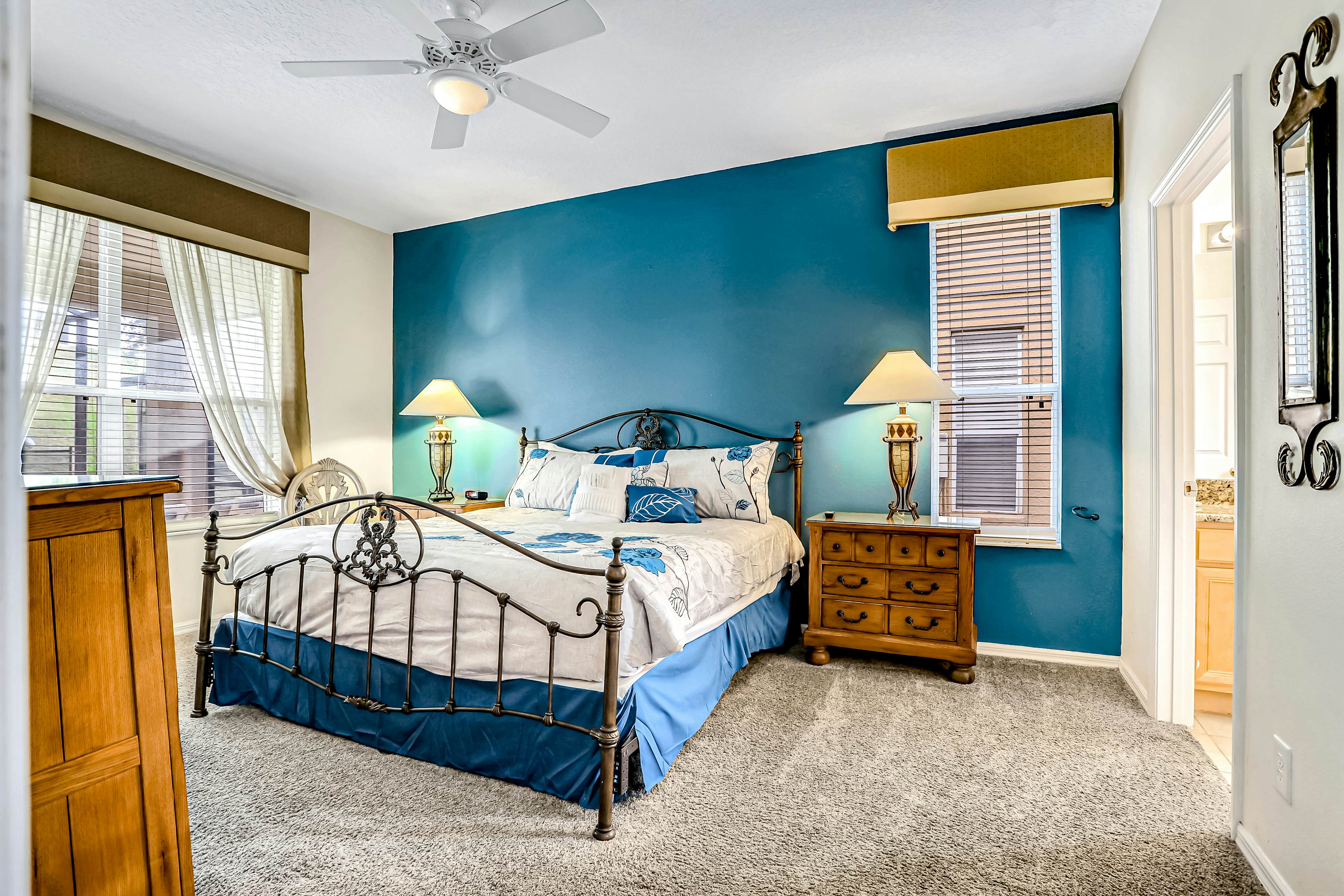 Sunny and Serene - Emerald Island Resort 