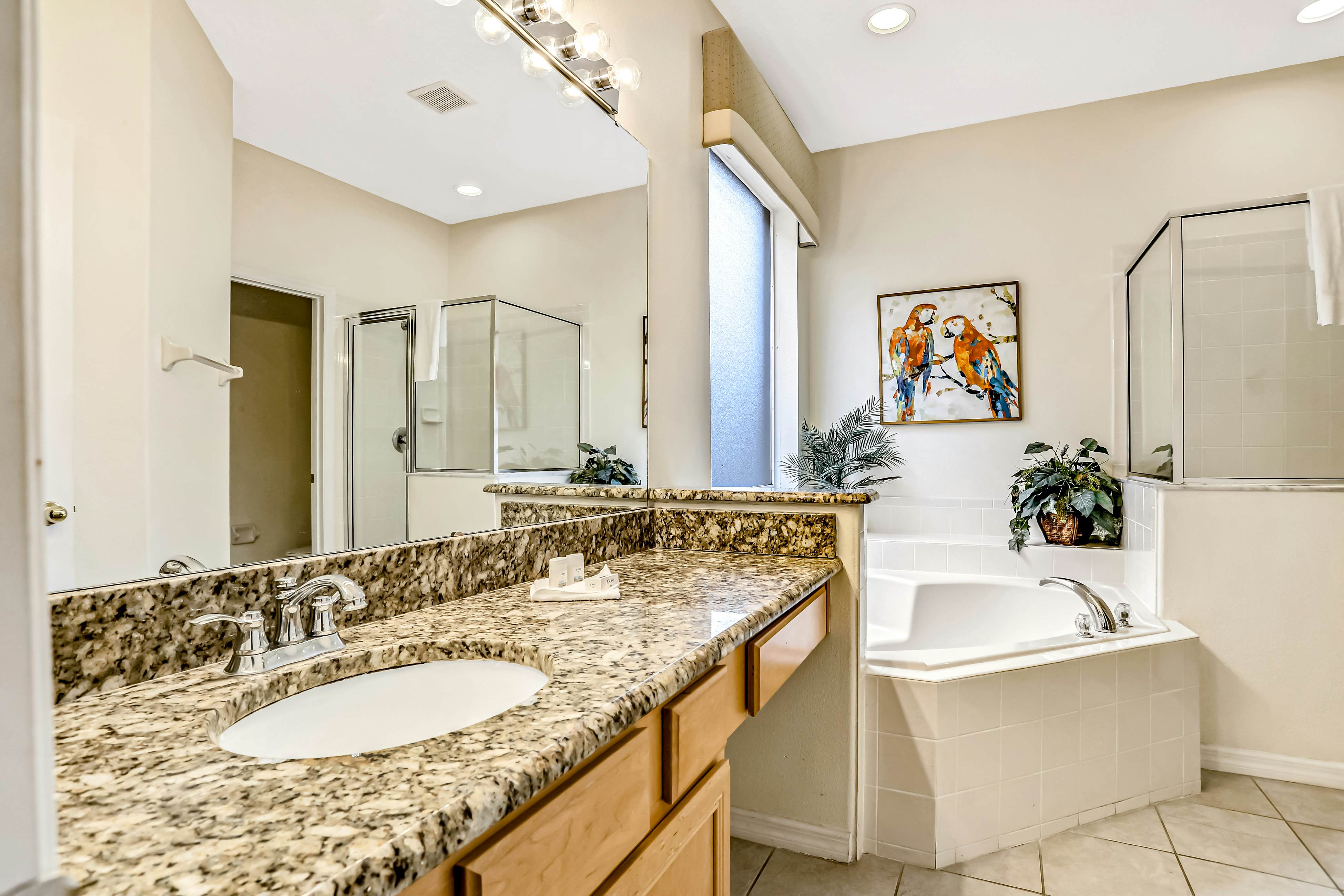 Sunny and Serene - Emerald Island Resort 