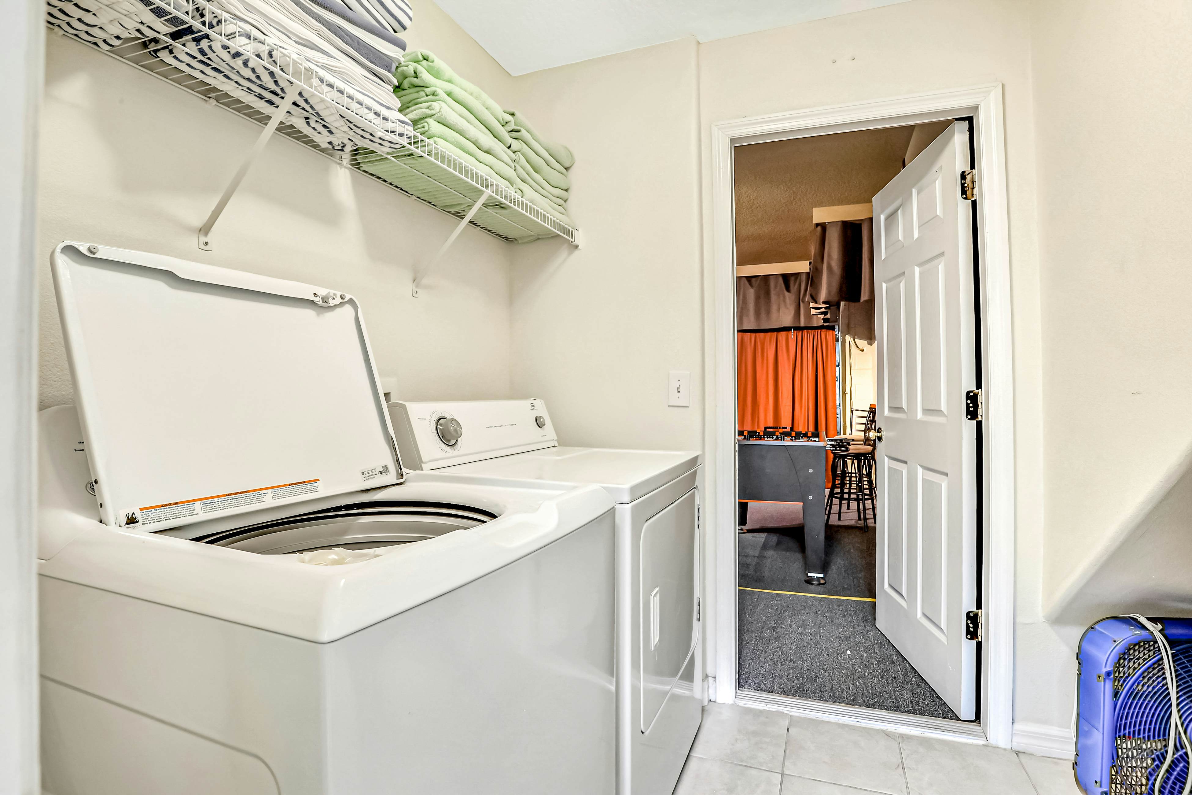 Sunny and Serene - Emerald Island Resort 