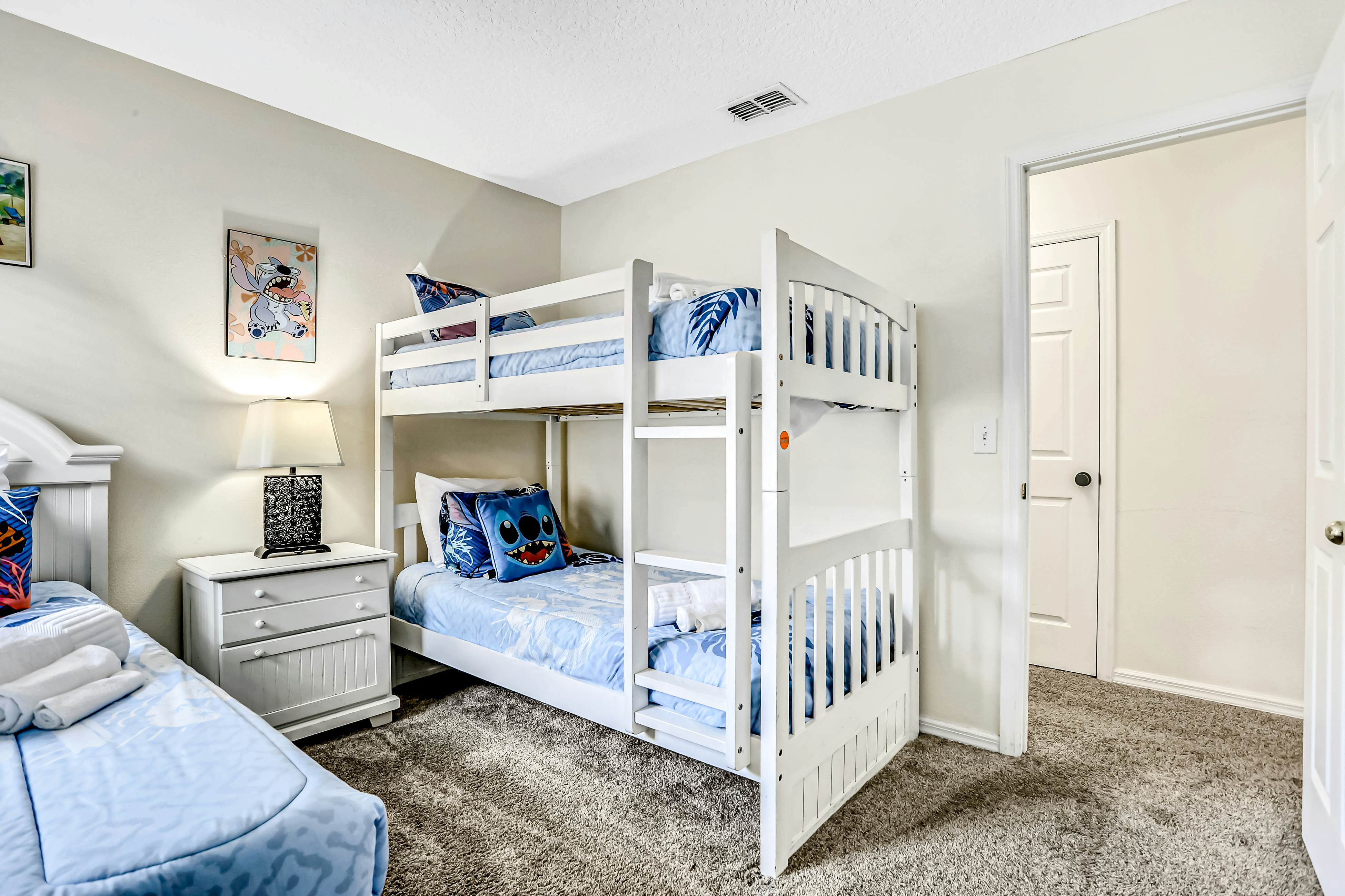 Sunny and Serene - Emerald Island Resort 