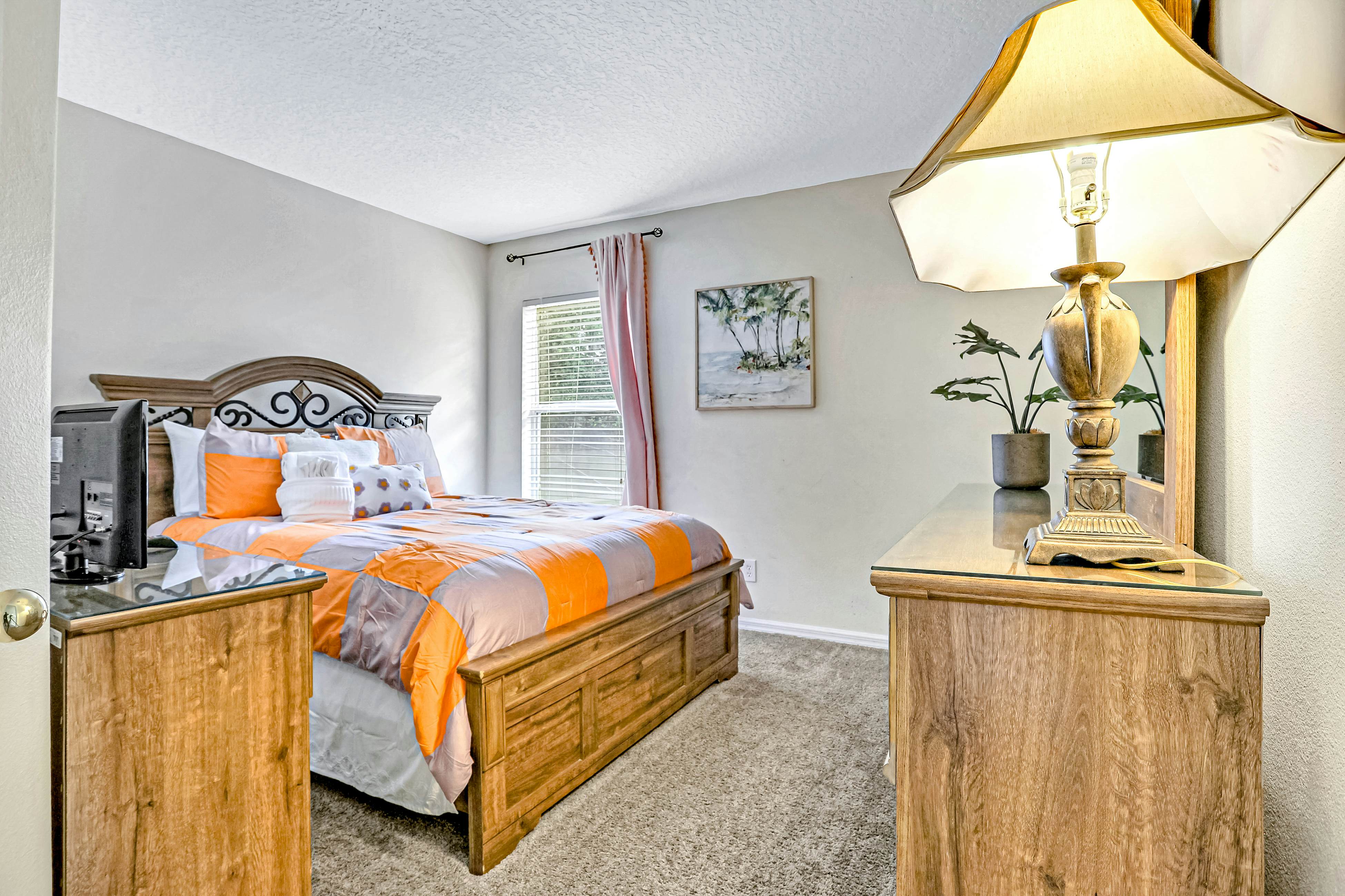 Sunny and Serene - Emerald Island Resort 