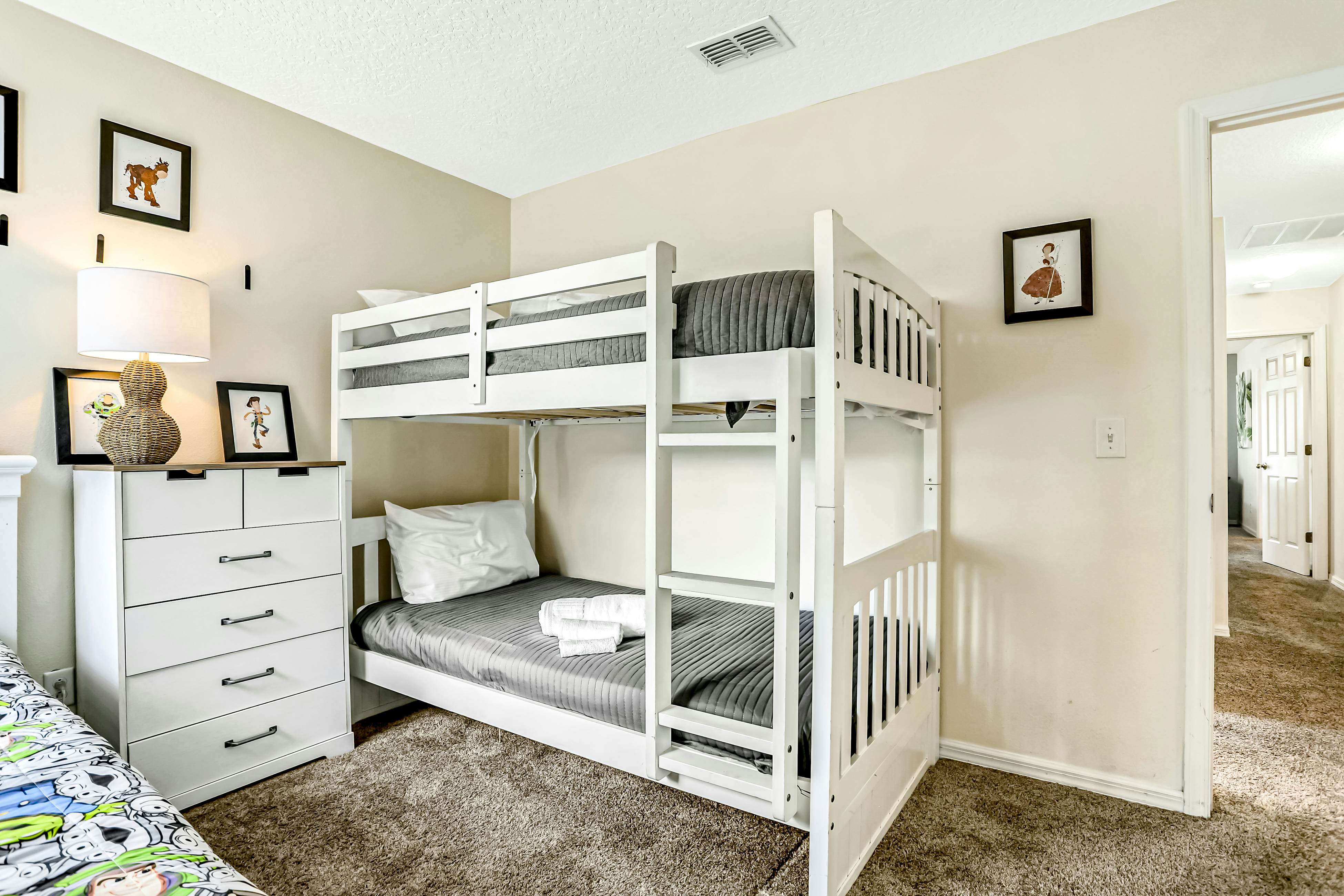 Sunny and Serene - Emerald Island Resort 