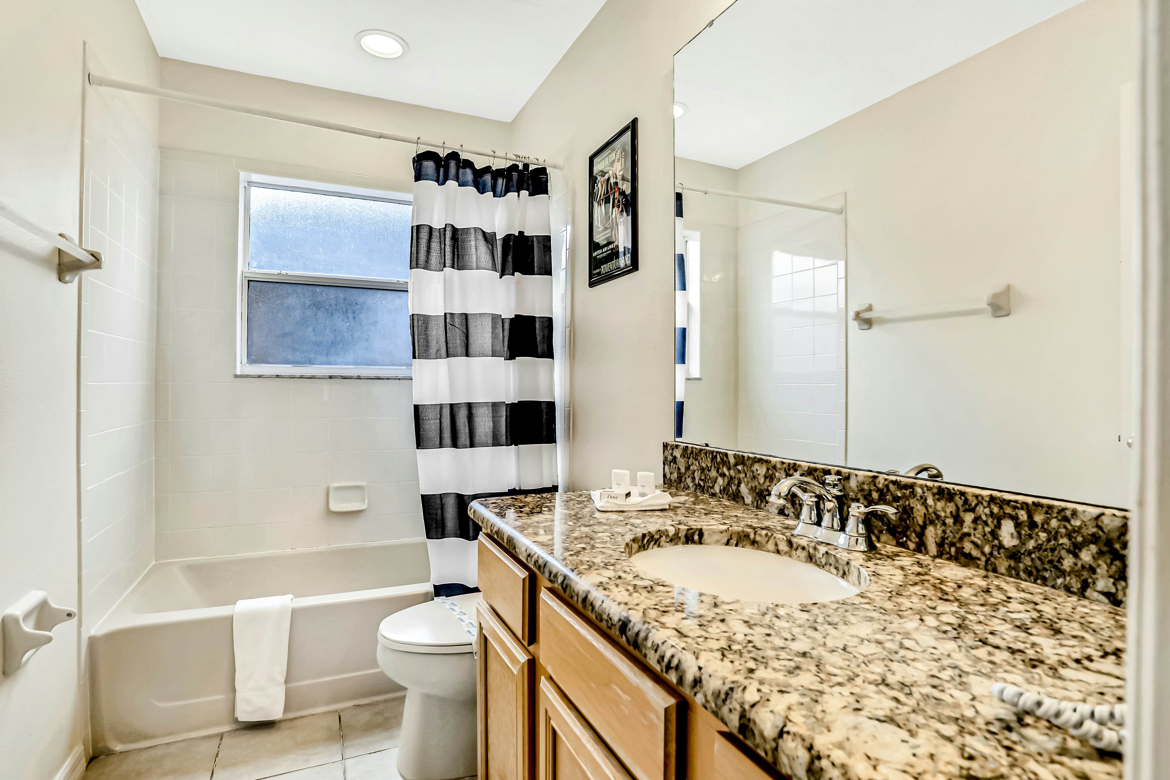 Sunny and Serene - Emerald Island Resort 