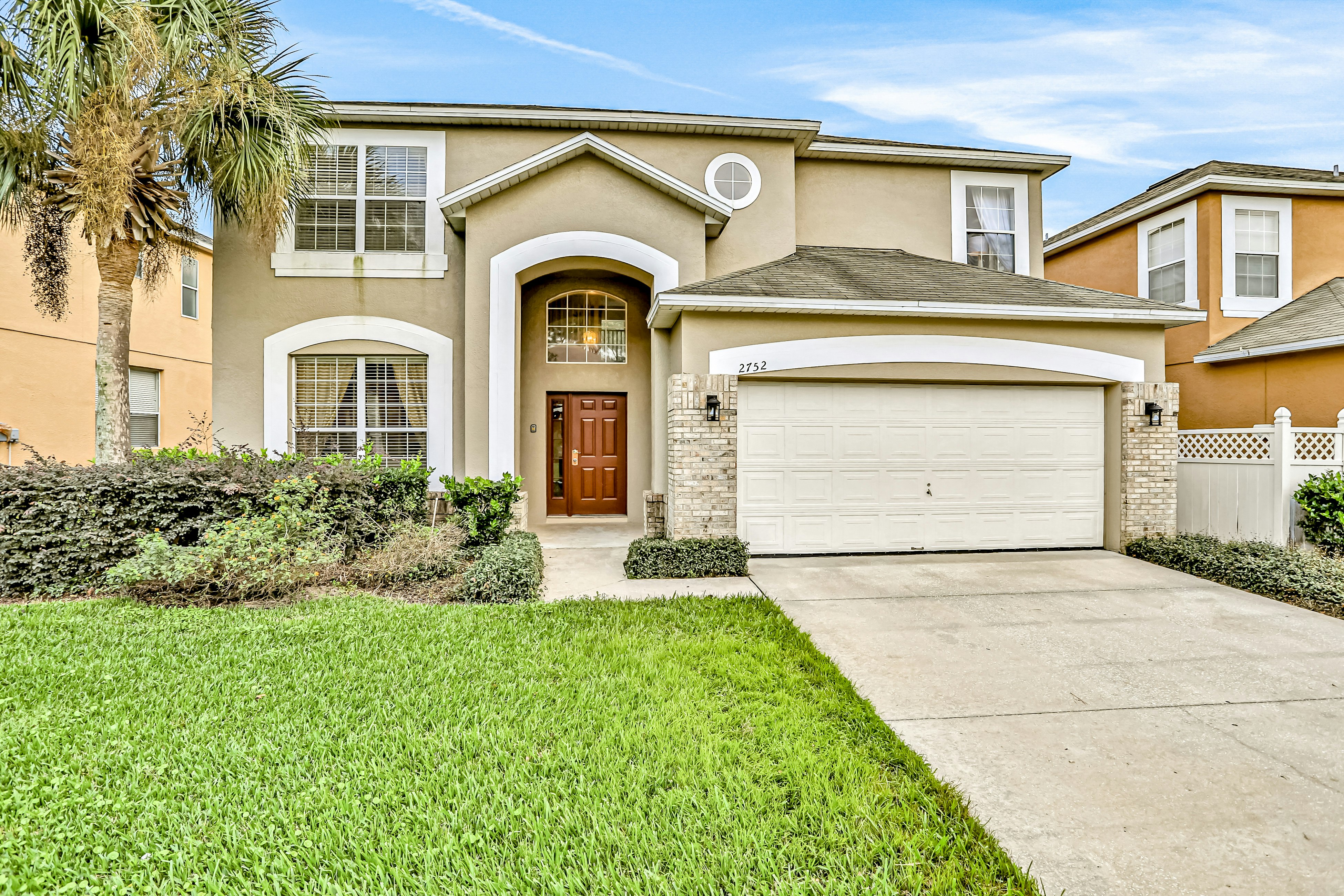 Sunny and Serene - Emerald Island Resort 