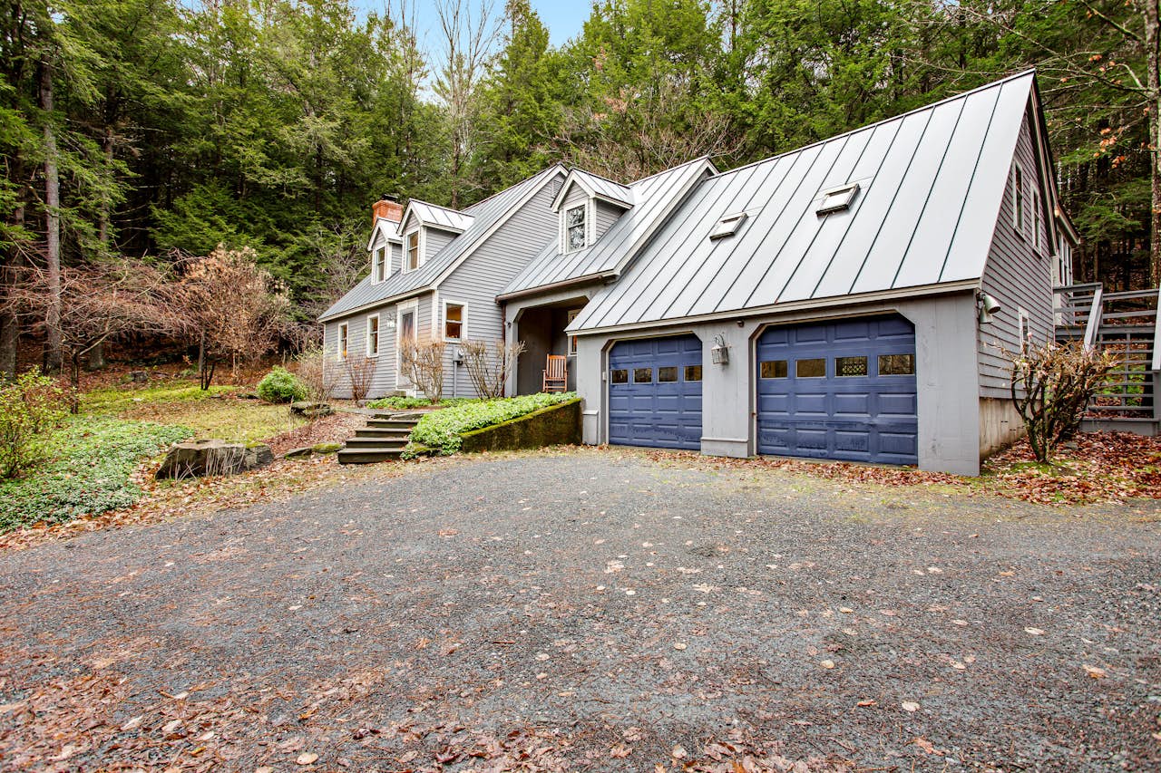 Willard Road Hideaway 3 BD Quechee, VT Vacation Rental Vacasa